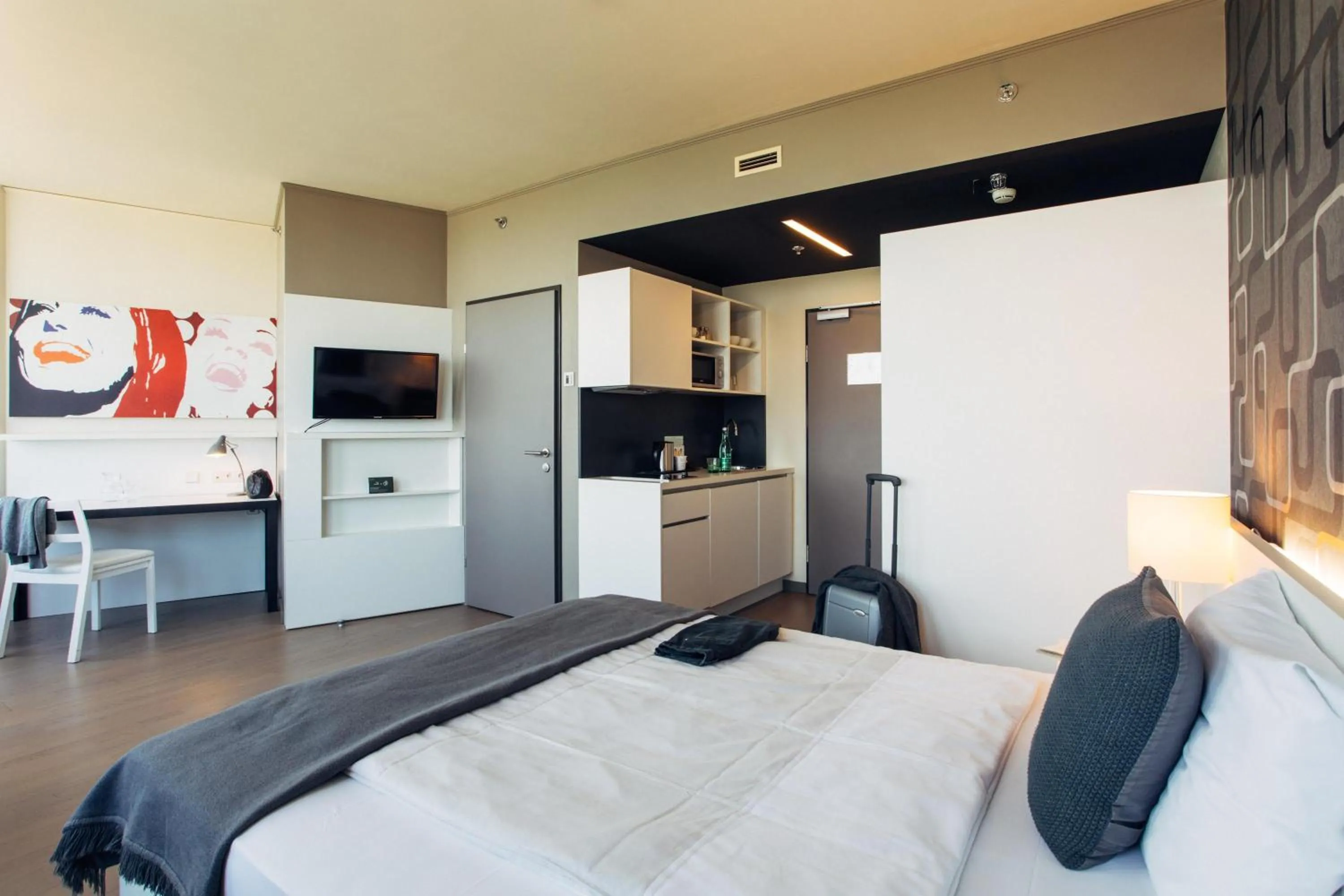 Photo of the whole room, Bed in harry's home Wien hotel & apartments