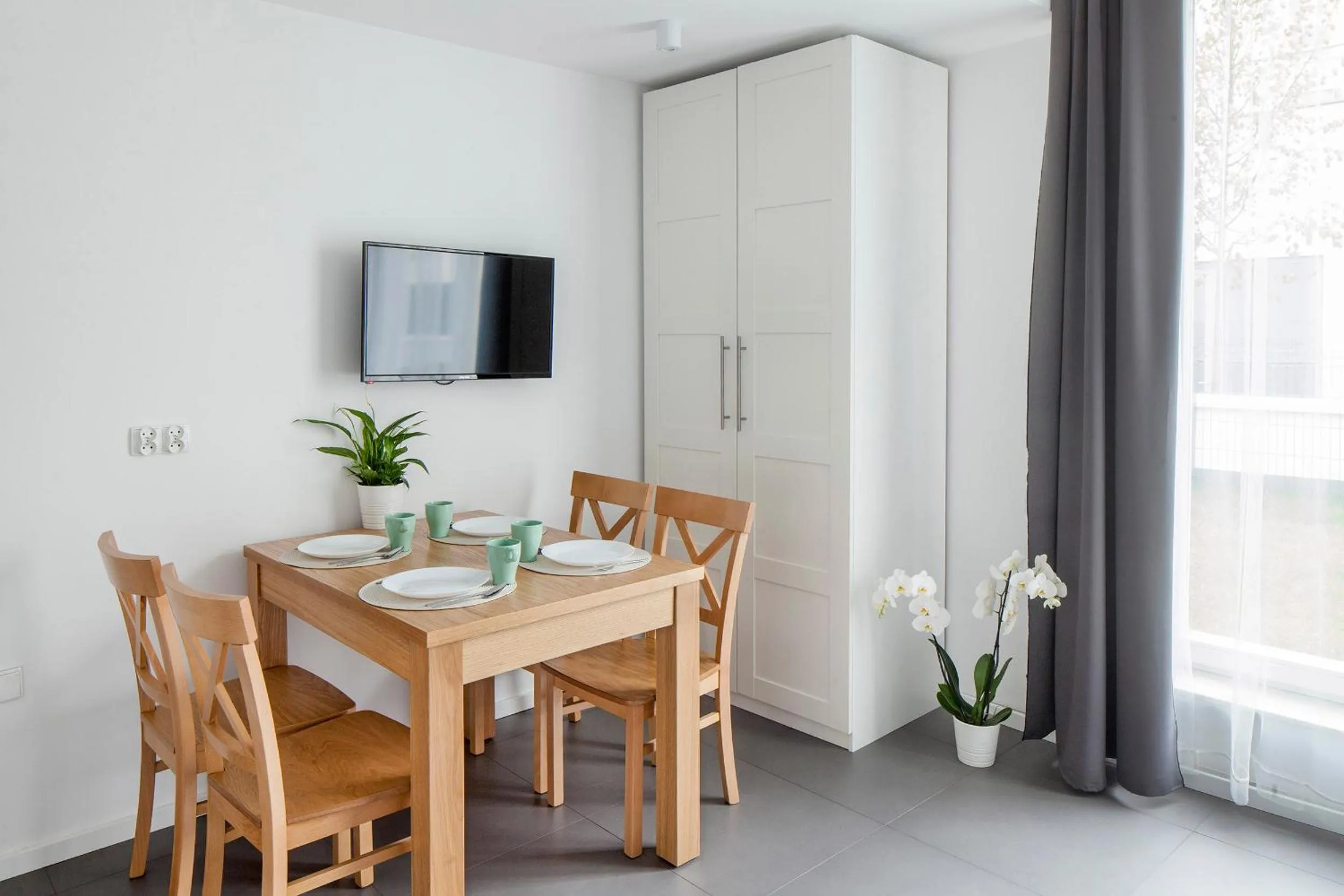 Dining area in Sleepy3city Apartments Batorego 9 II