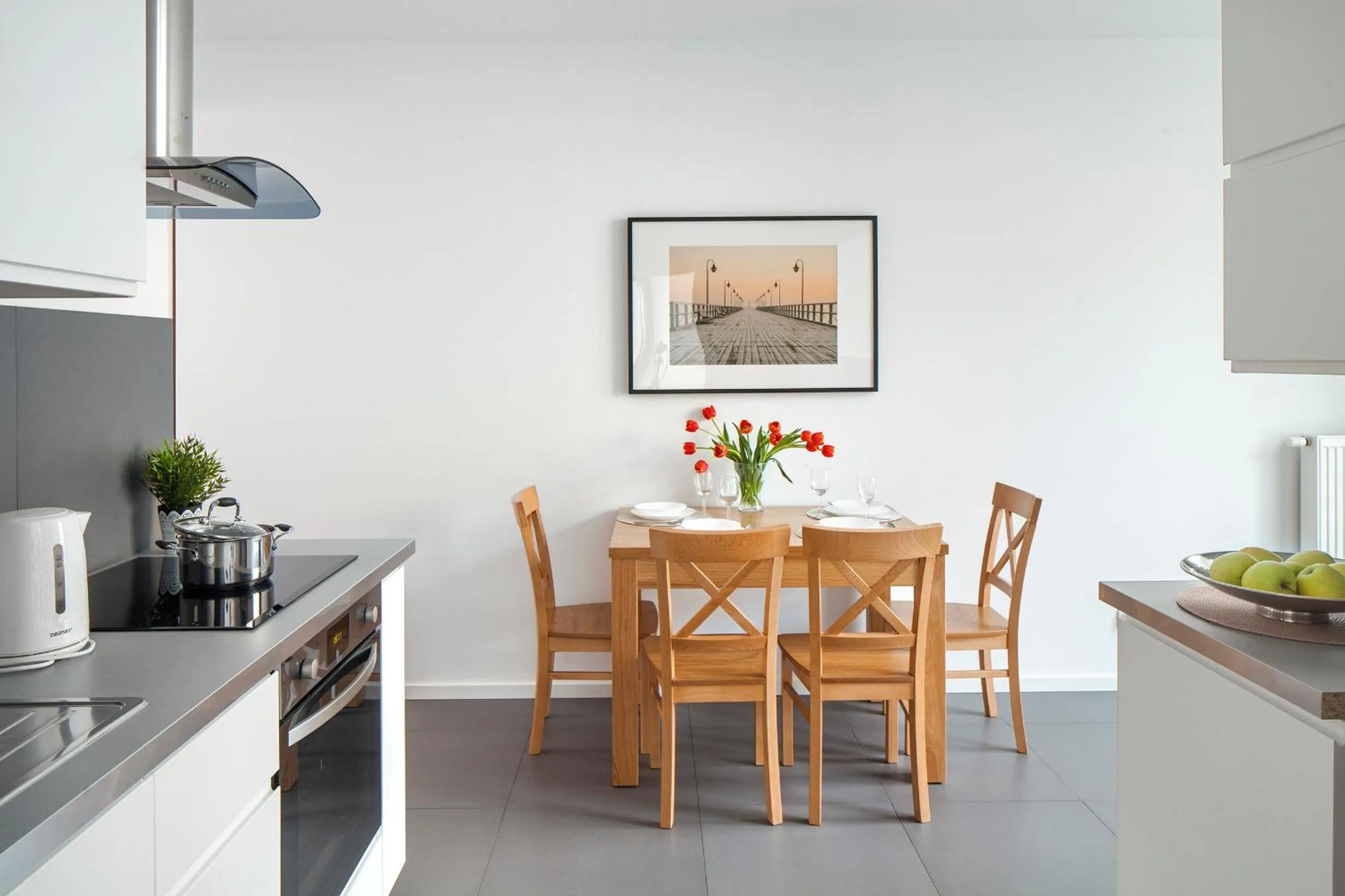 Dining area in Sleepy3city Apartments Batorego 9 II
