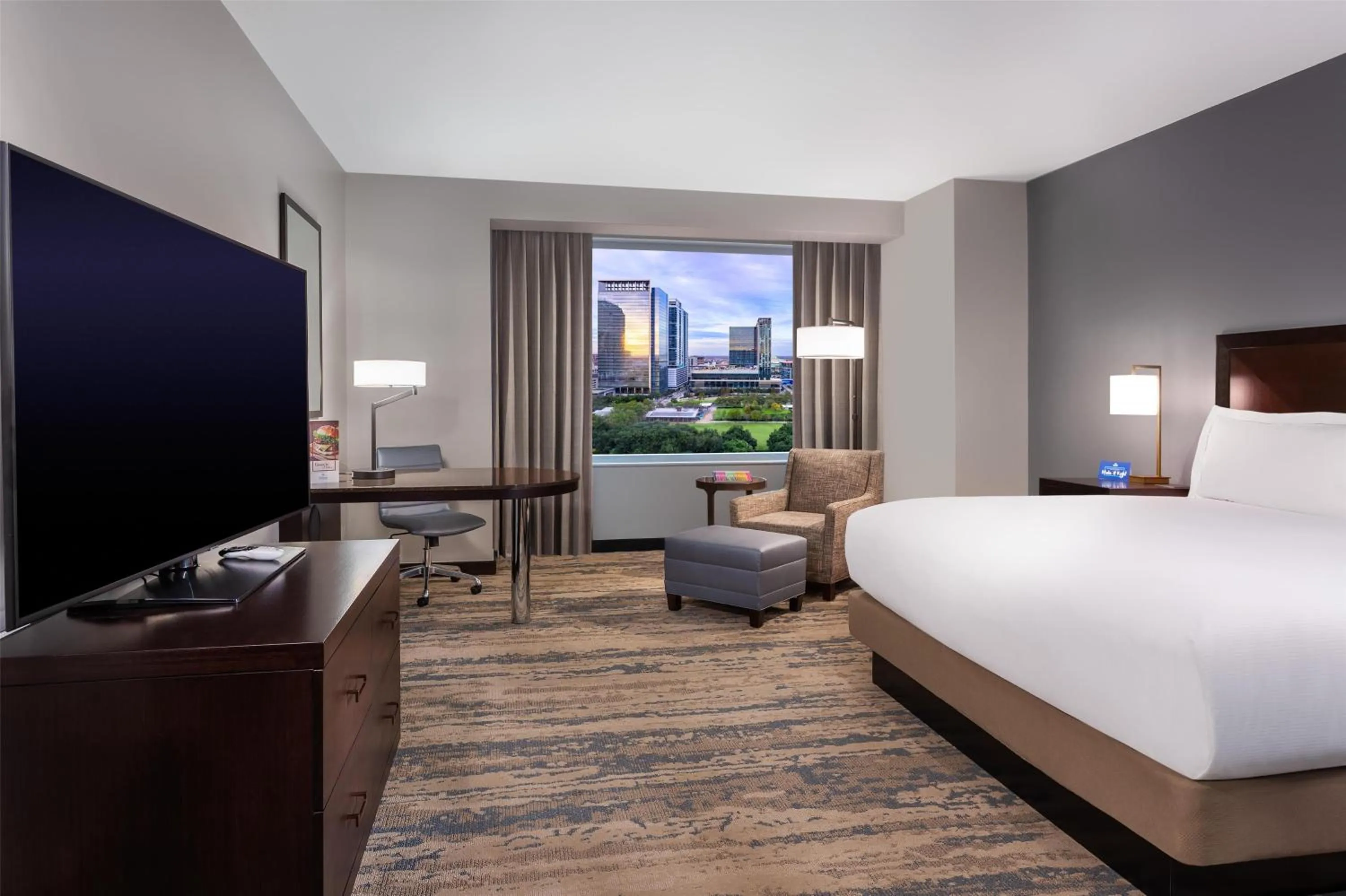 Bedroom, Bed in Hilton Americas - Houston