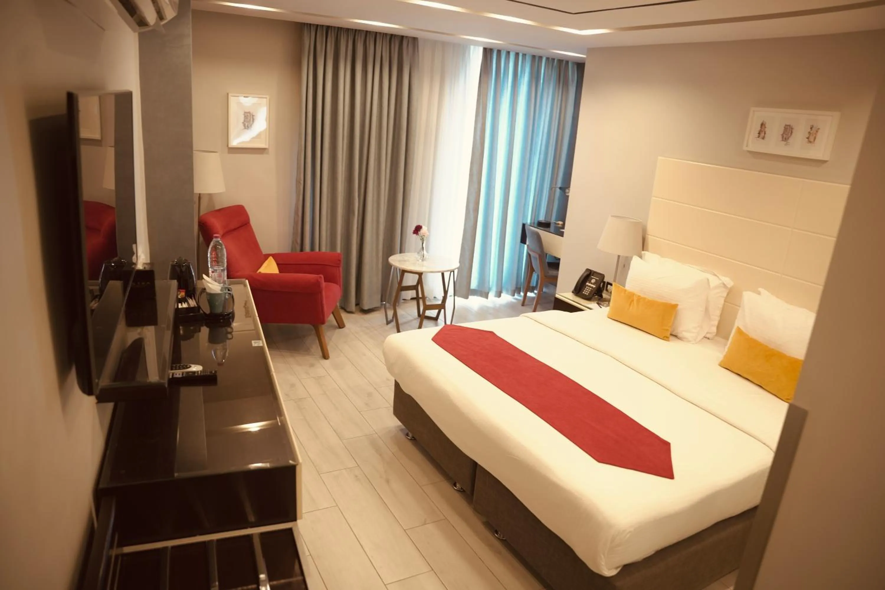 Photo of the whole room, Bed in Petra Boutique Hotel