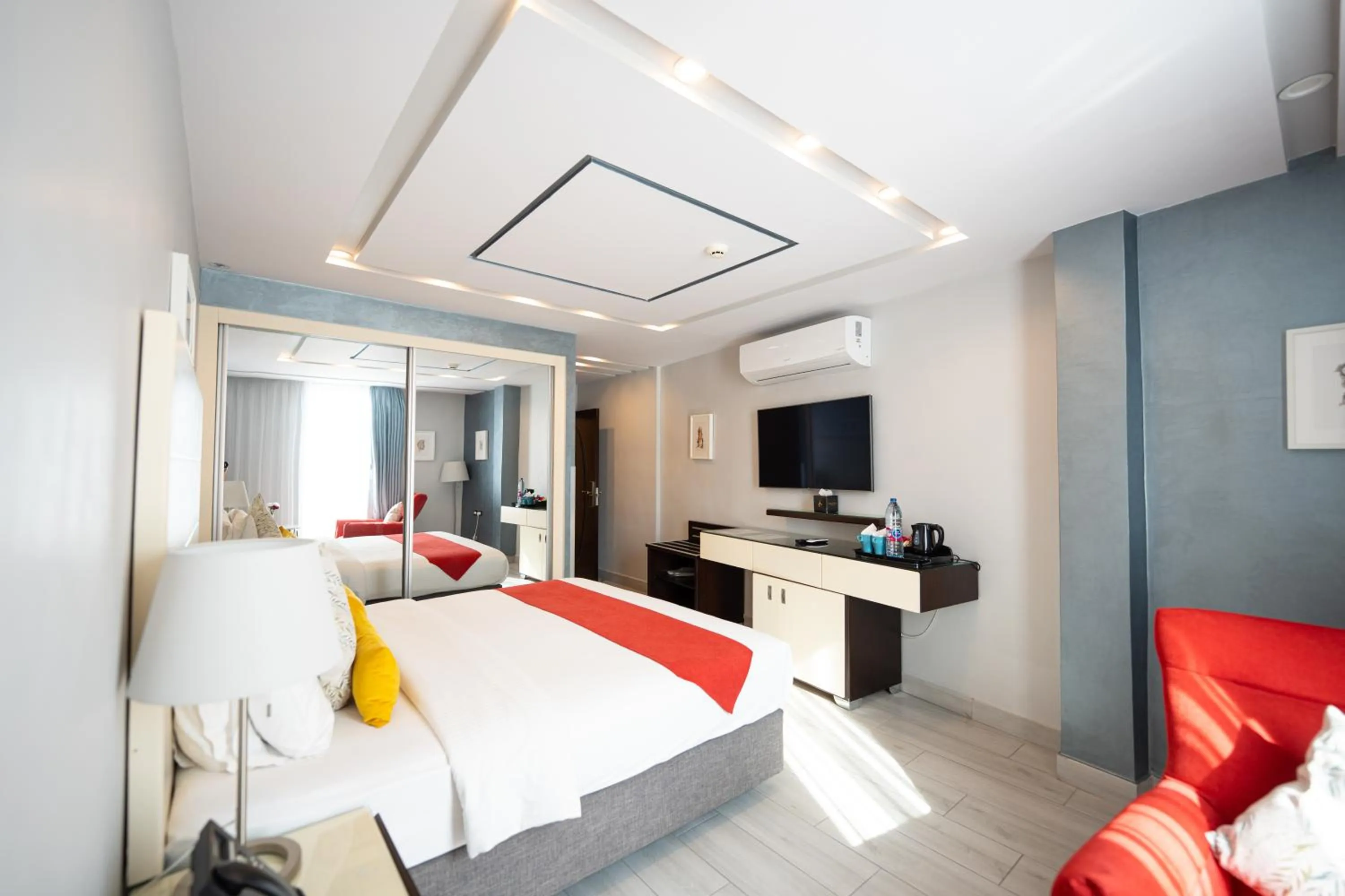 TV and multimedia, Bed in Petra Boutique Hotel