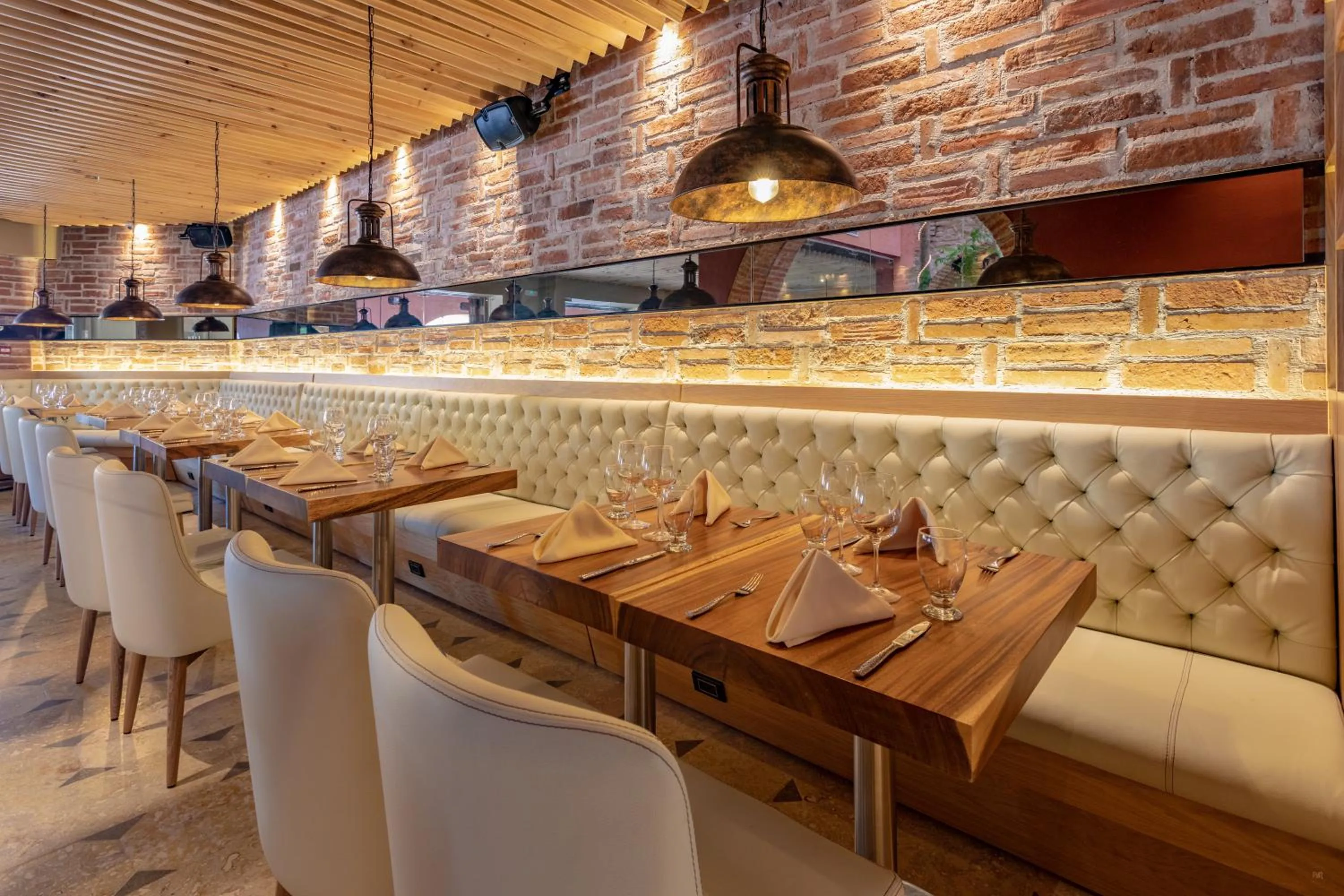 Restaurant/places to eat in Hotel Santa Catalina By OxoHotel