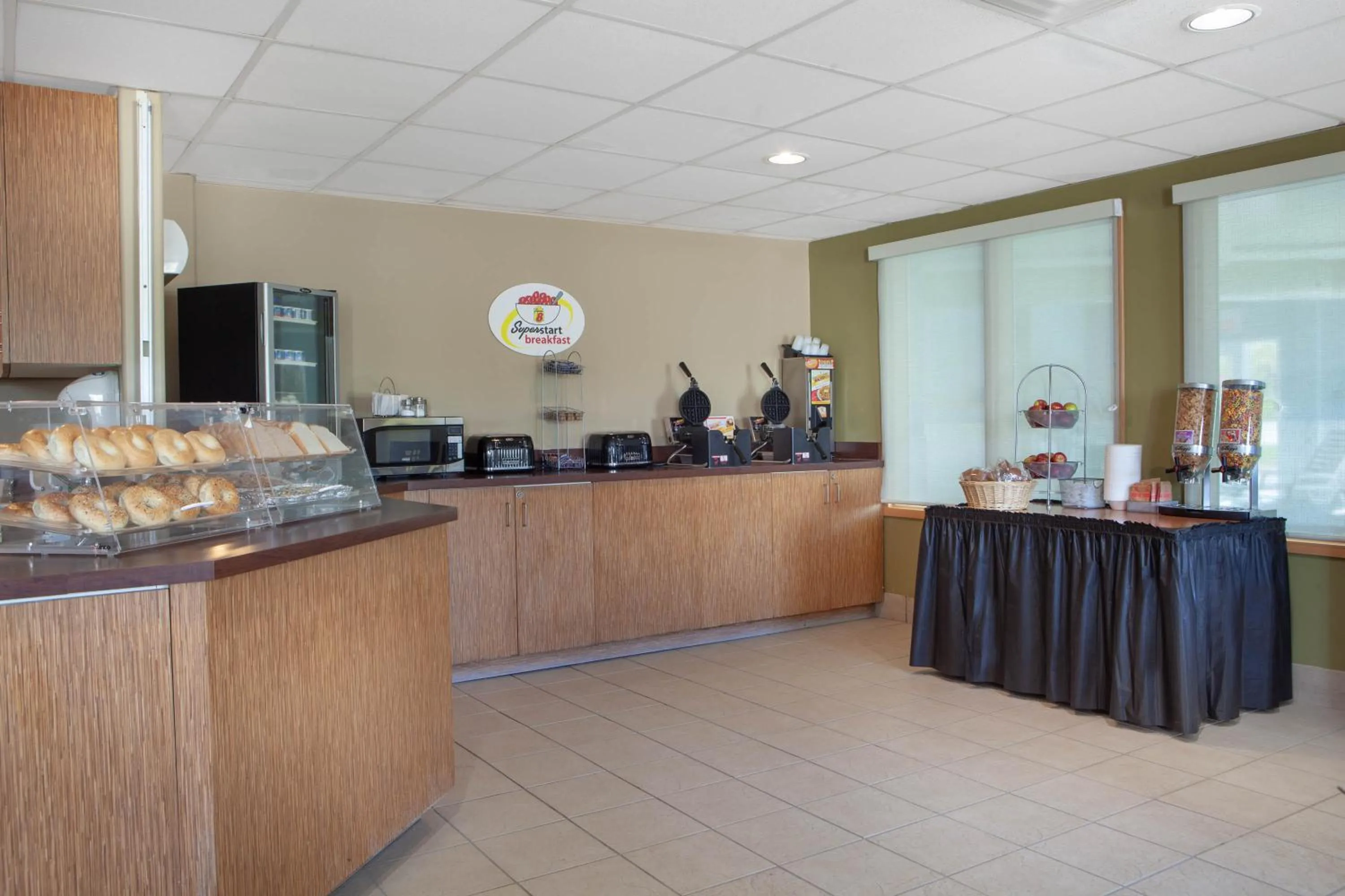 Breakfast in Super 8 by Wyndham Midland