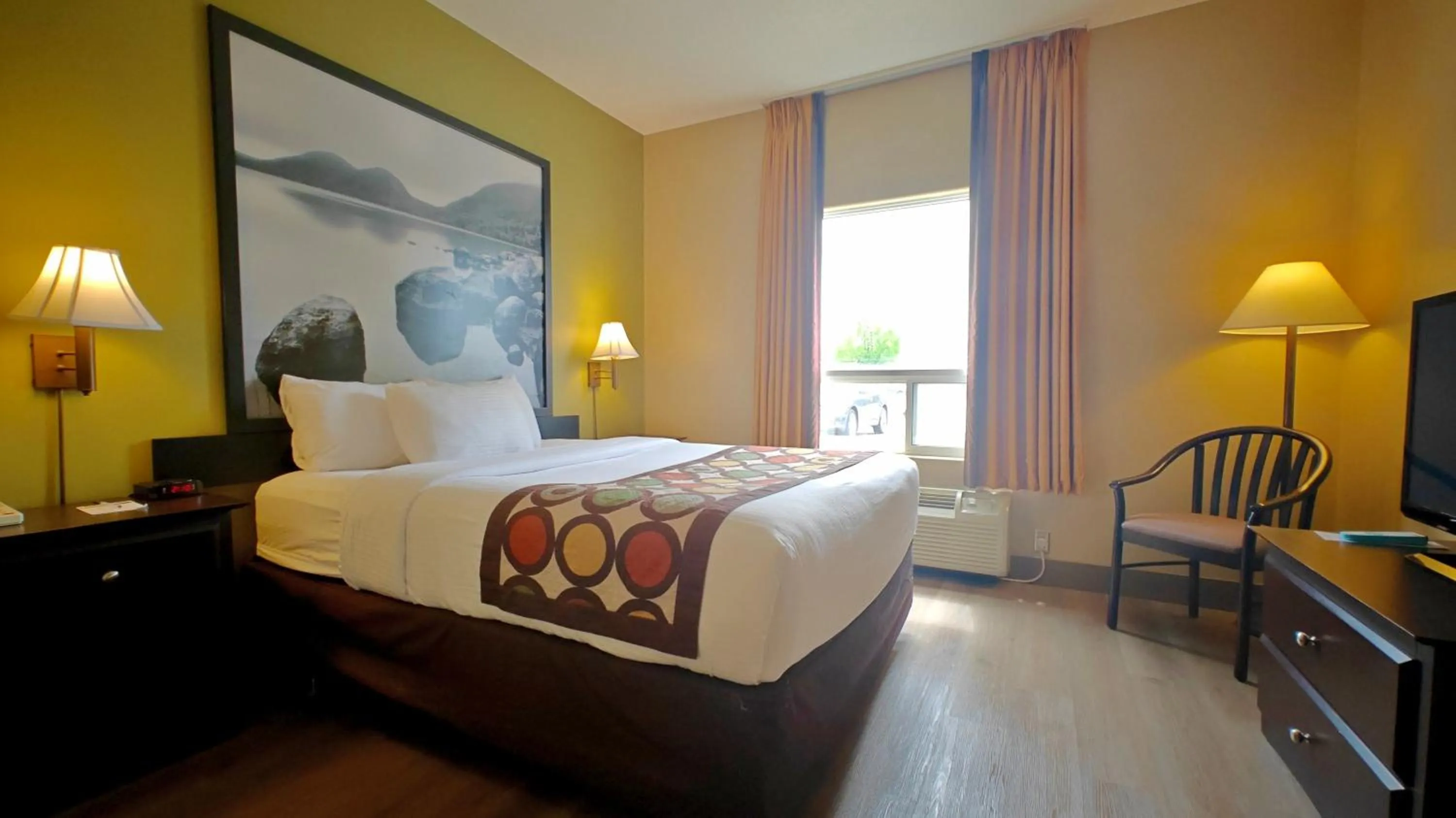 Bed in Super 8 by Wyndham Midland