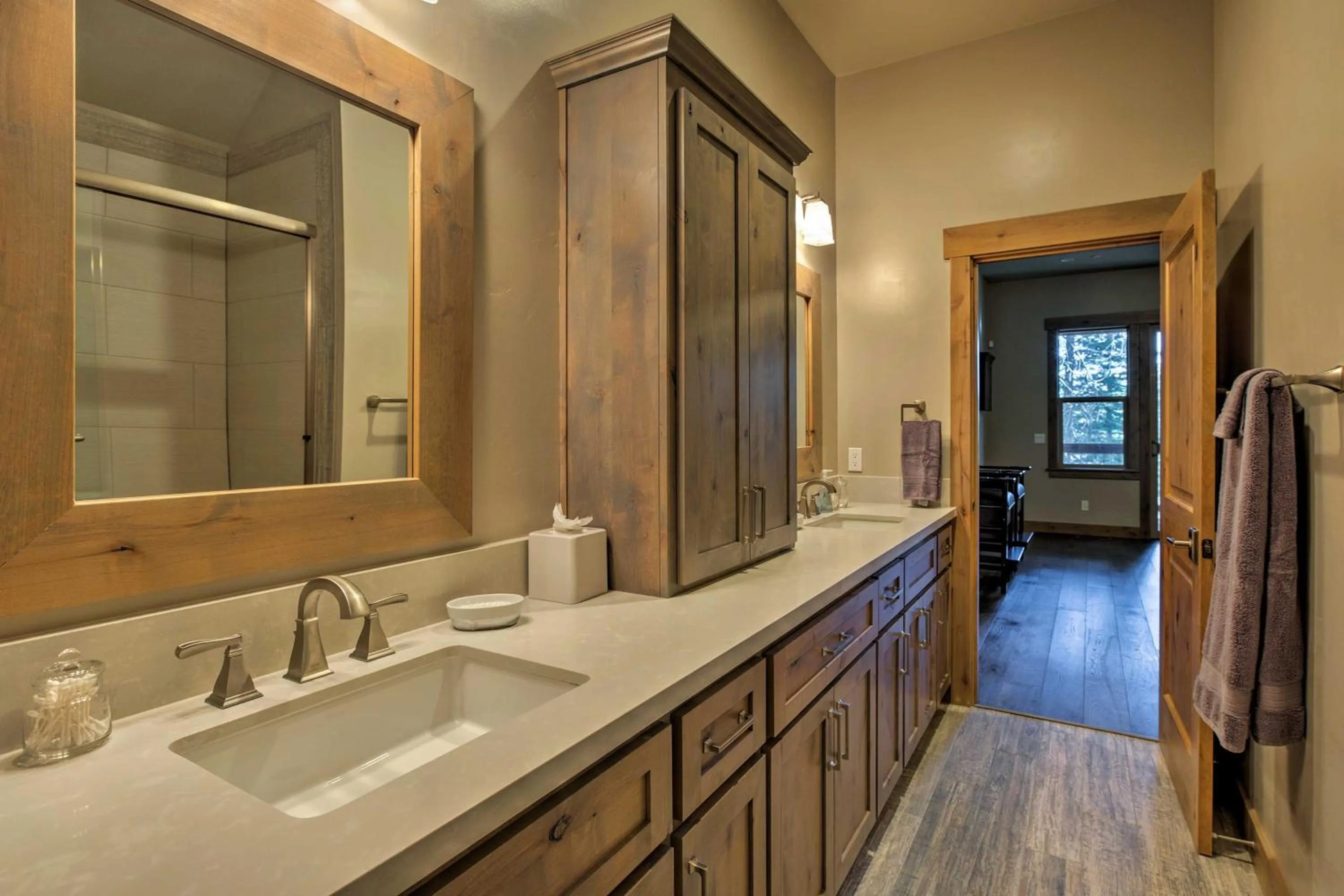 Bathroom in Saint Bernard - Luxurious Upscale Comfy Mountain Retreat Hot Tub Gas BBQ with Level 2 EV Connection