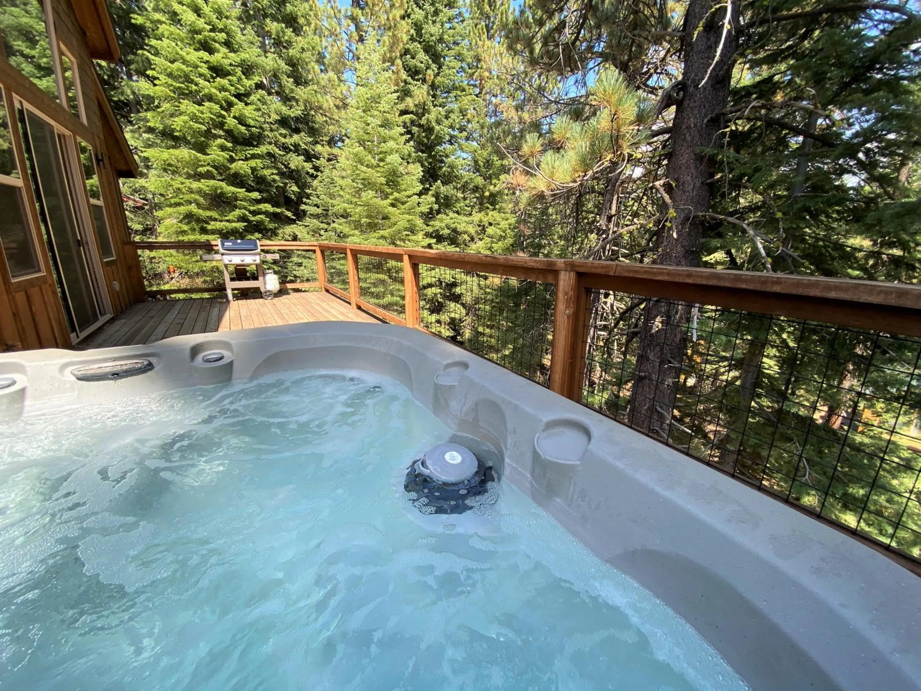 Hot Tub in Saint Bernard - Luxurious Upscale Comfy Mountain Retreat Hot Tub Gas BBQ with Level 2 EV Connection