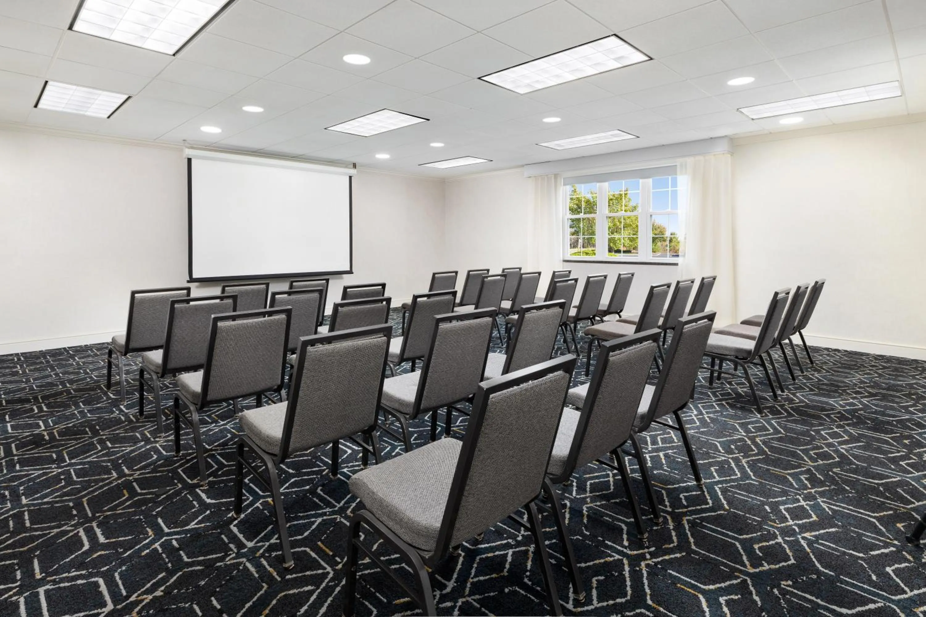 Meeting/conference room in Homewood Suites by Hilton Manchester/Airport