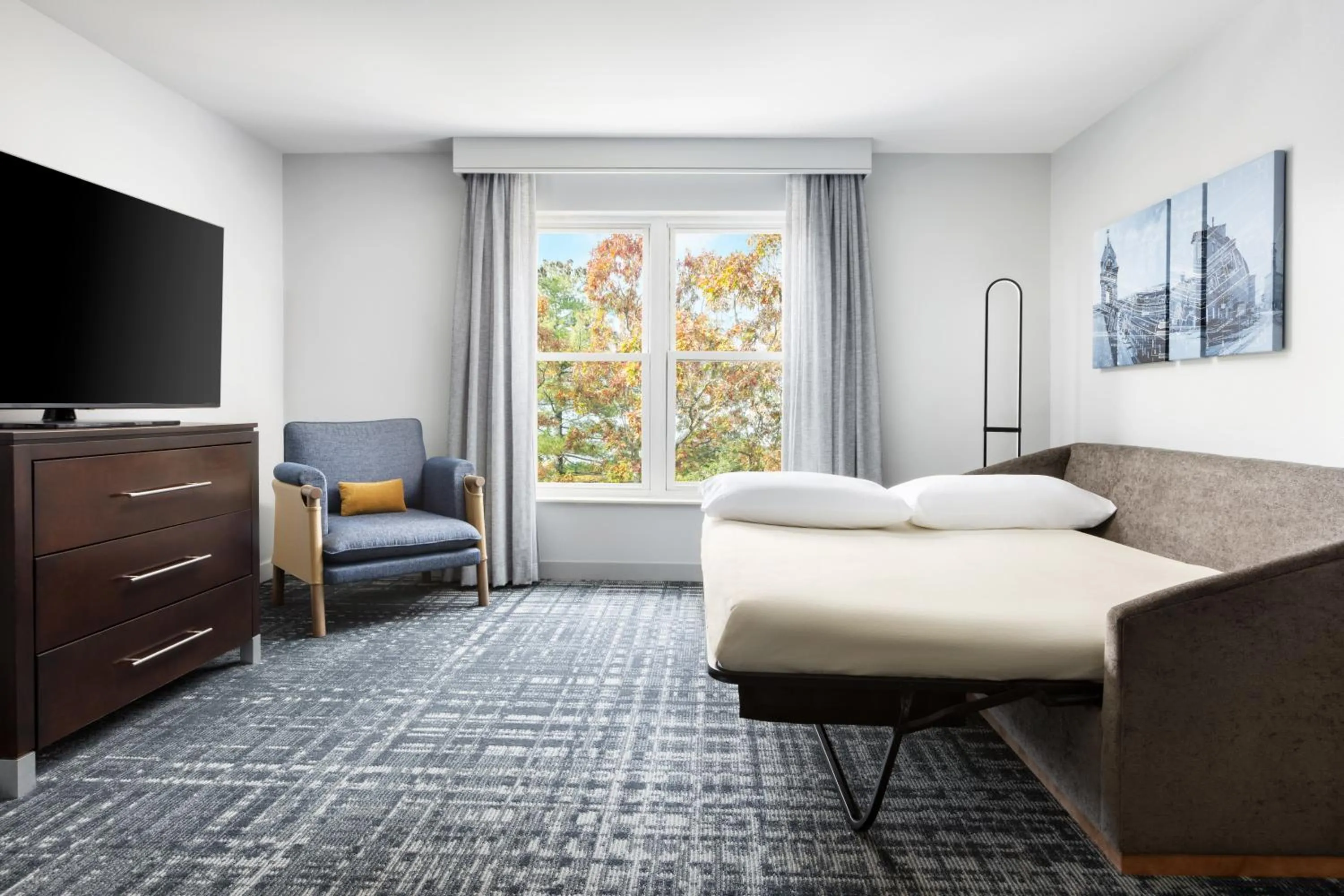 Guests, Bed in Homewood Suites by Hilton Manchester/Airport