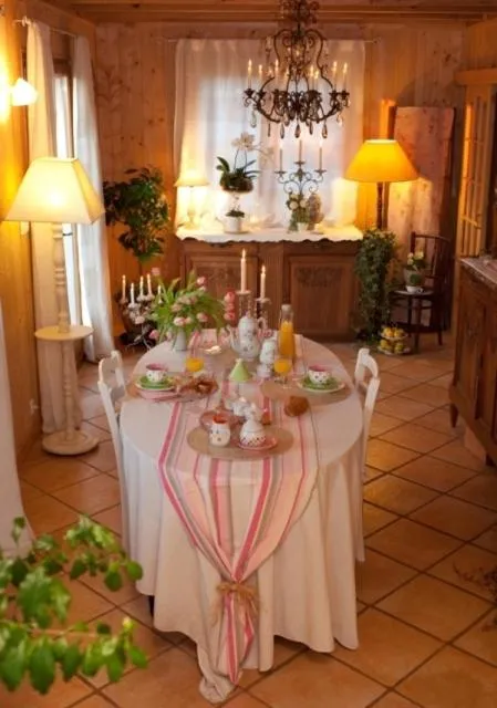 Dining area in Chambres "Au Jardin"