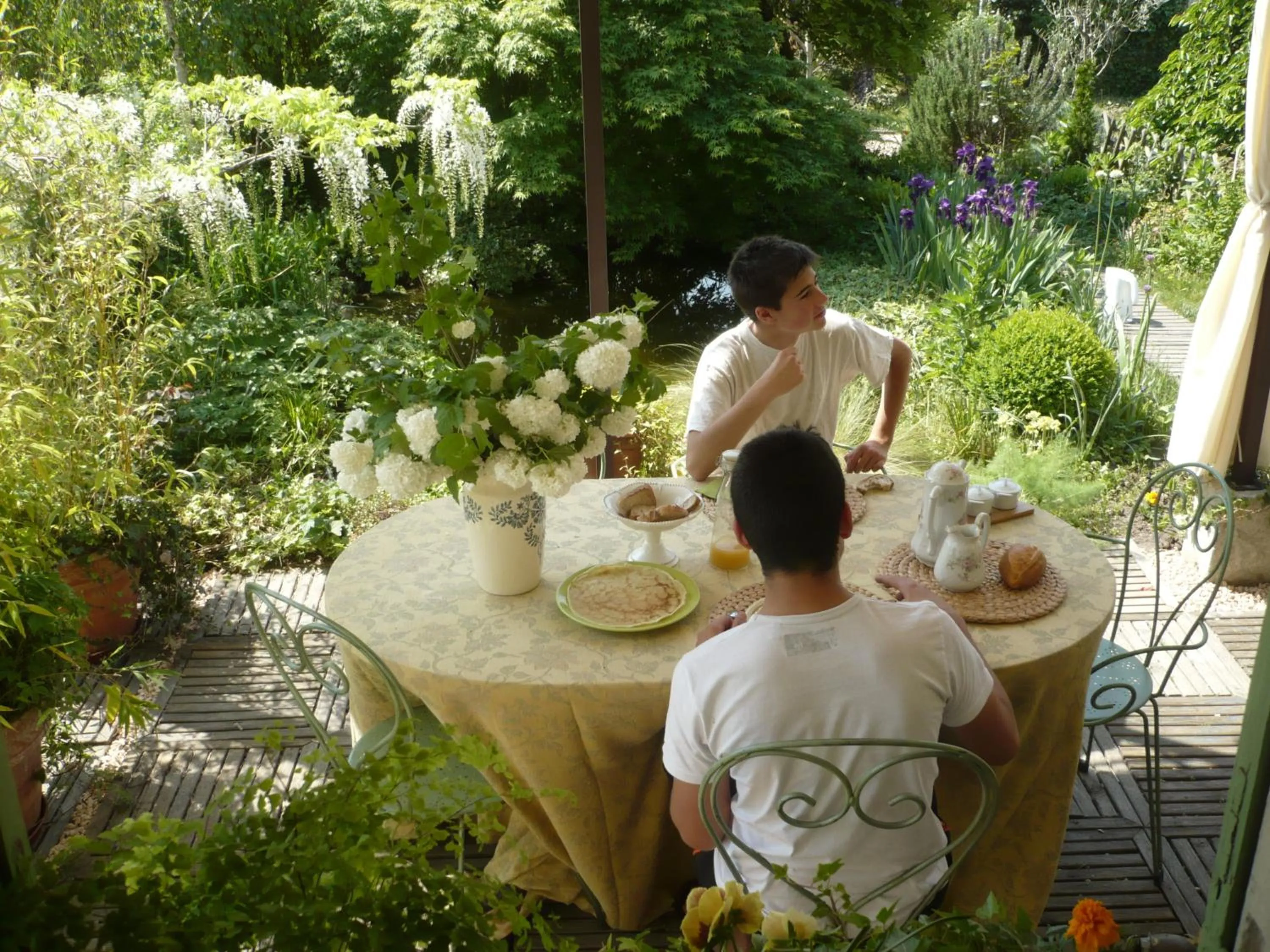 Garden in Chambres "Au Jardin"