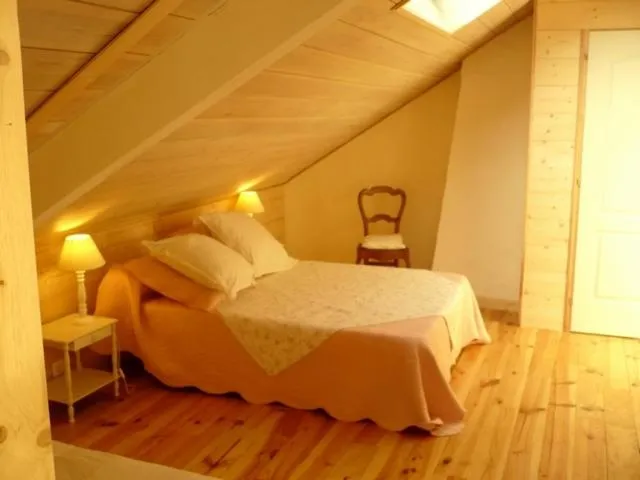Bedroom, Bed in Chambres "Au Jardin"
