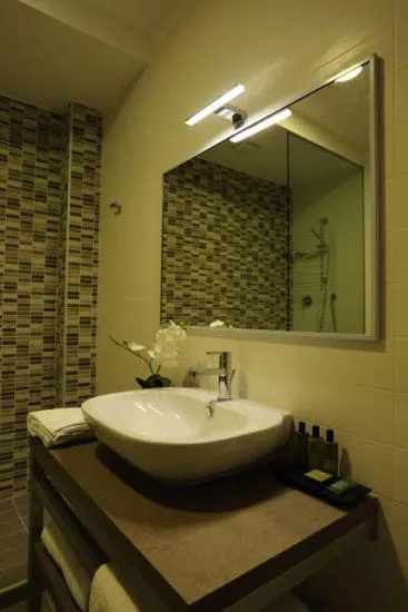 Bathroom in Turin Airport Hotel & Residence