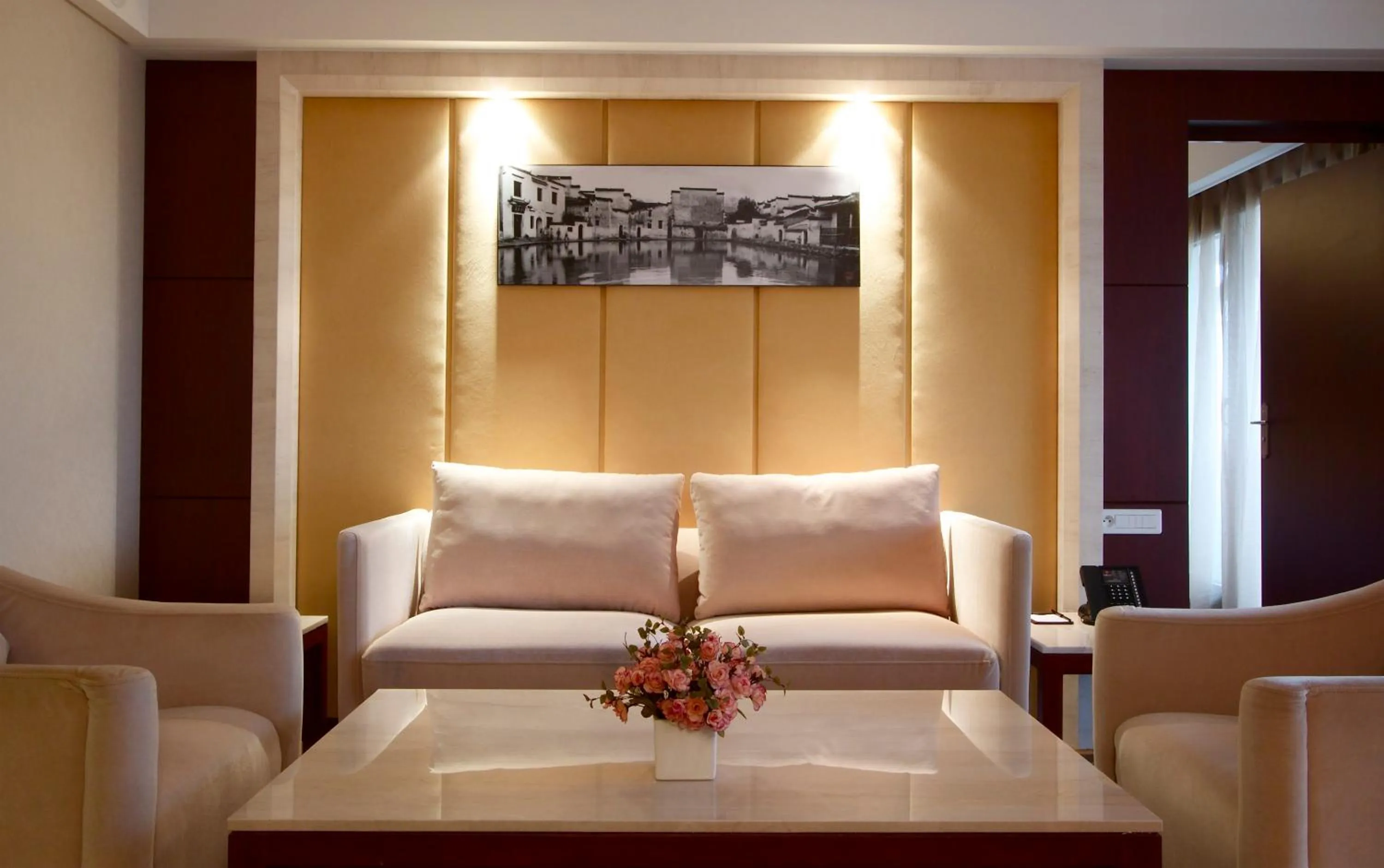 Seating area in Hôtel Huatian Chinagora