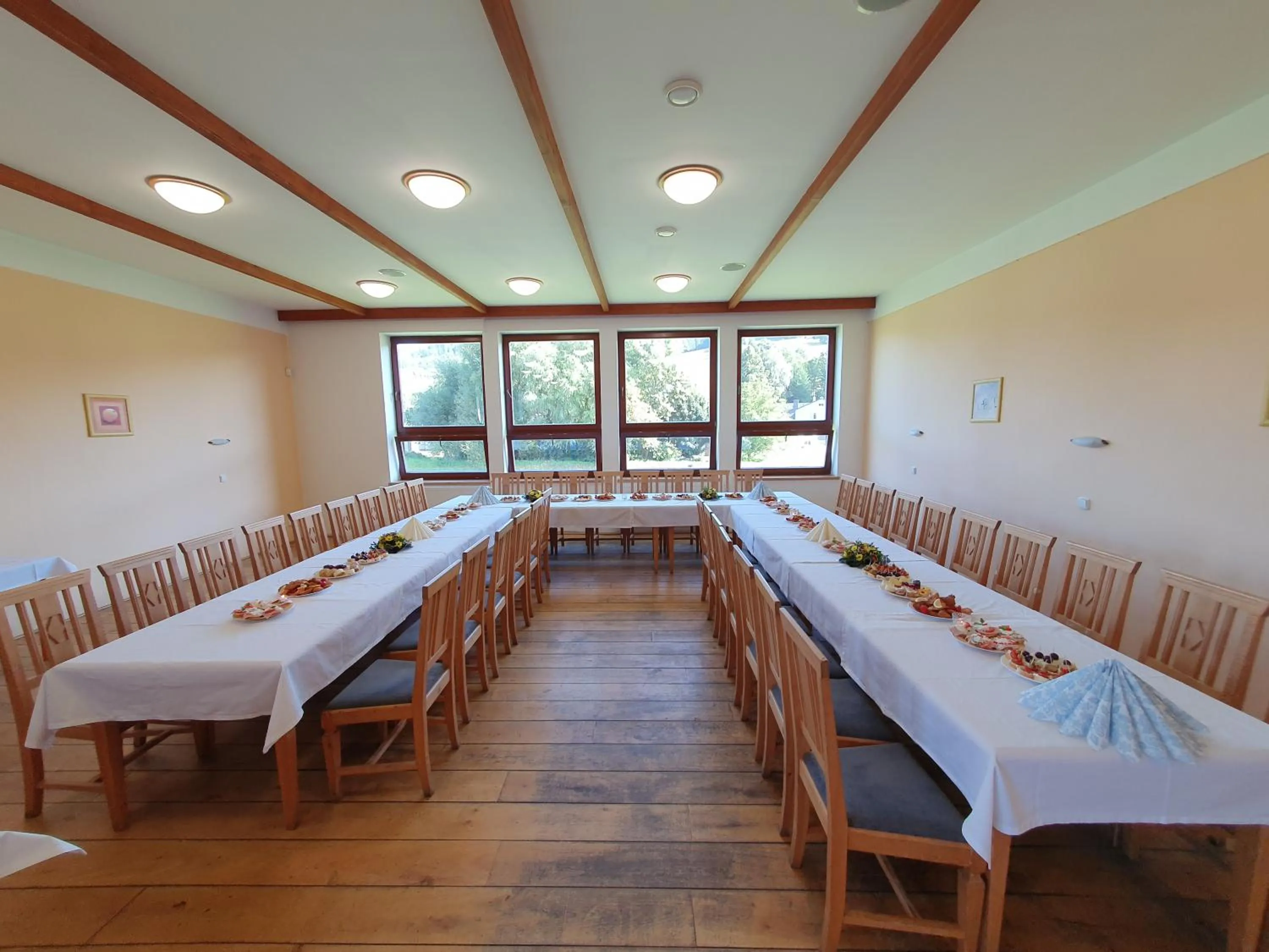 Restaurant/places to eat in Hotel Zlatý Chlum