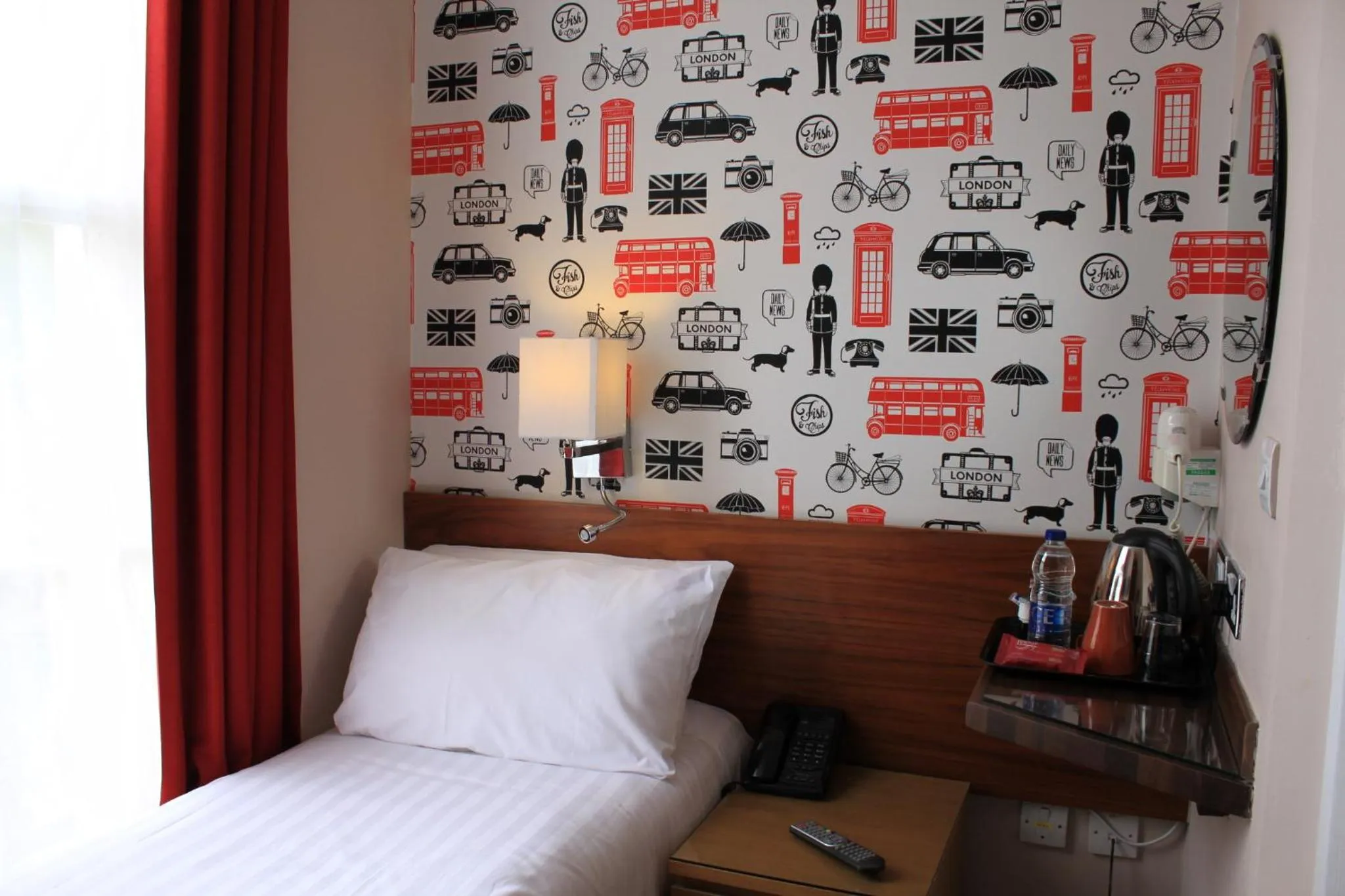 Day, Bed in Sheriff Hotel