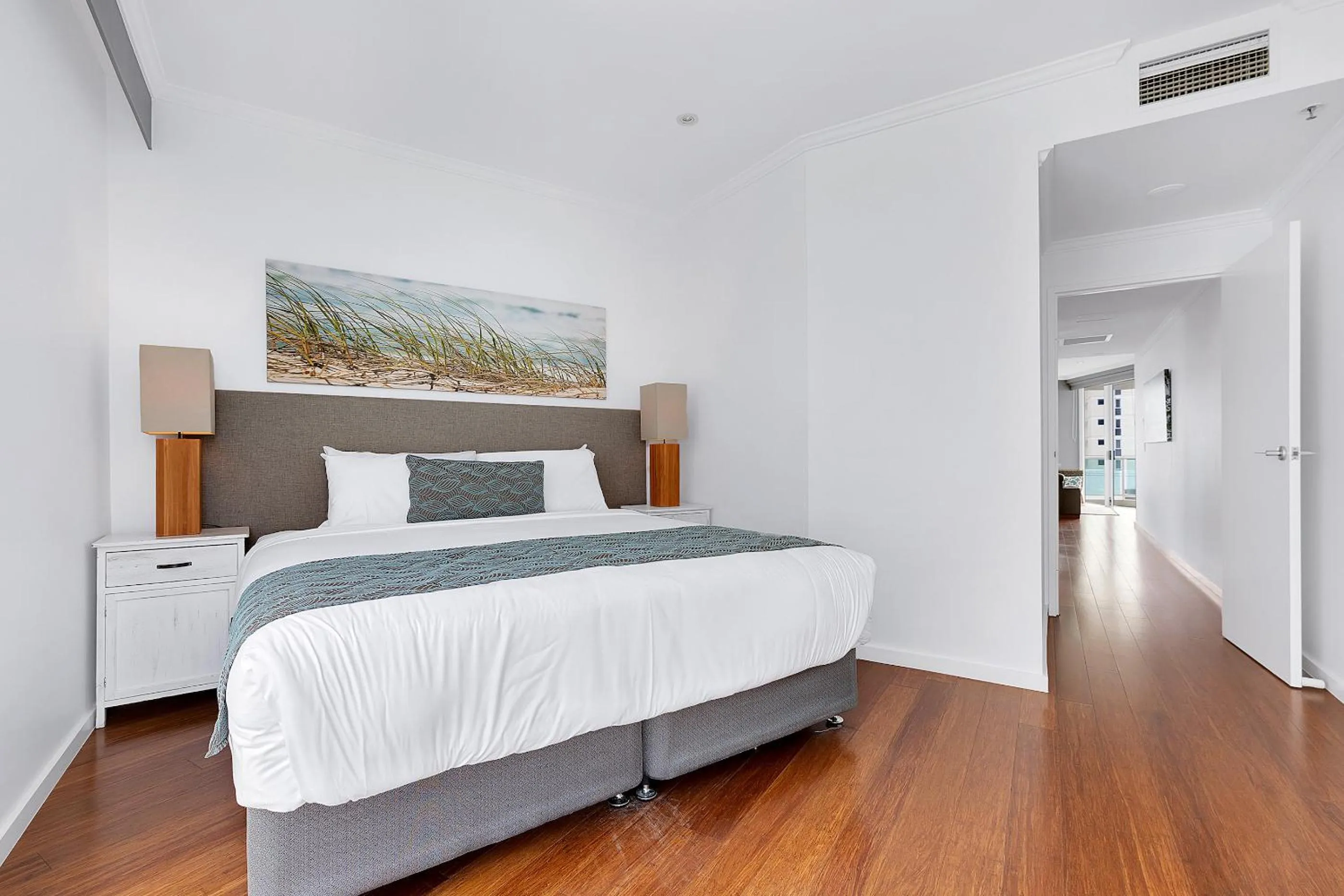 Bedroom, Bed in Pacific Views Resort