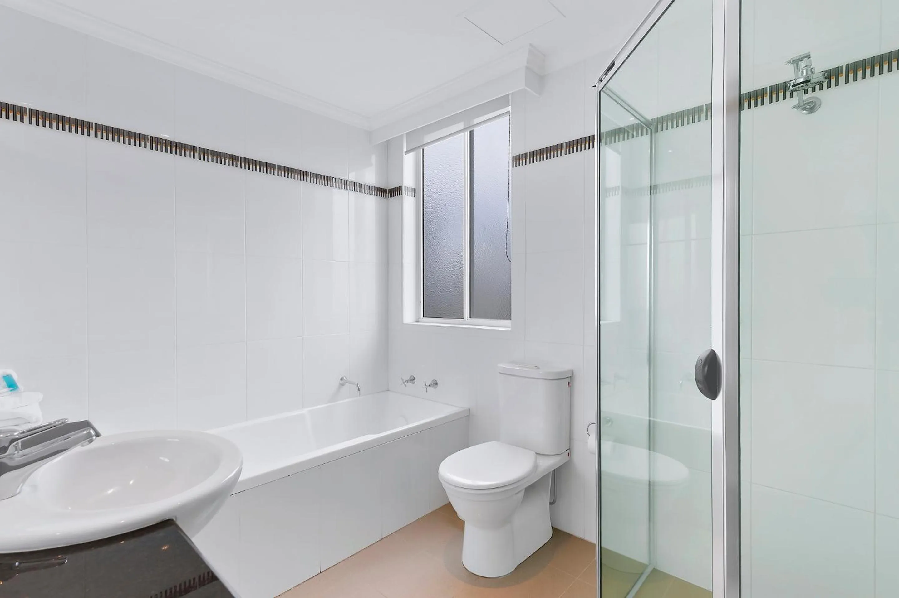 Bathroom in Pacific Views Resort