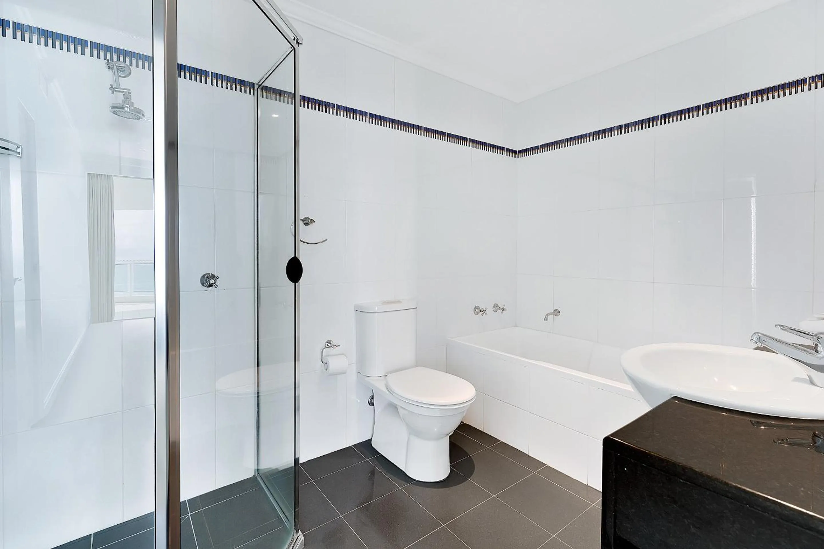 Bathroom in Pacific Views Resort