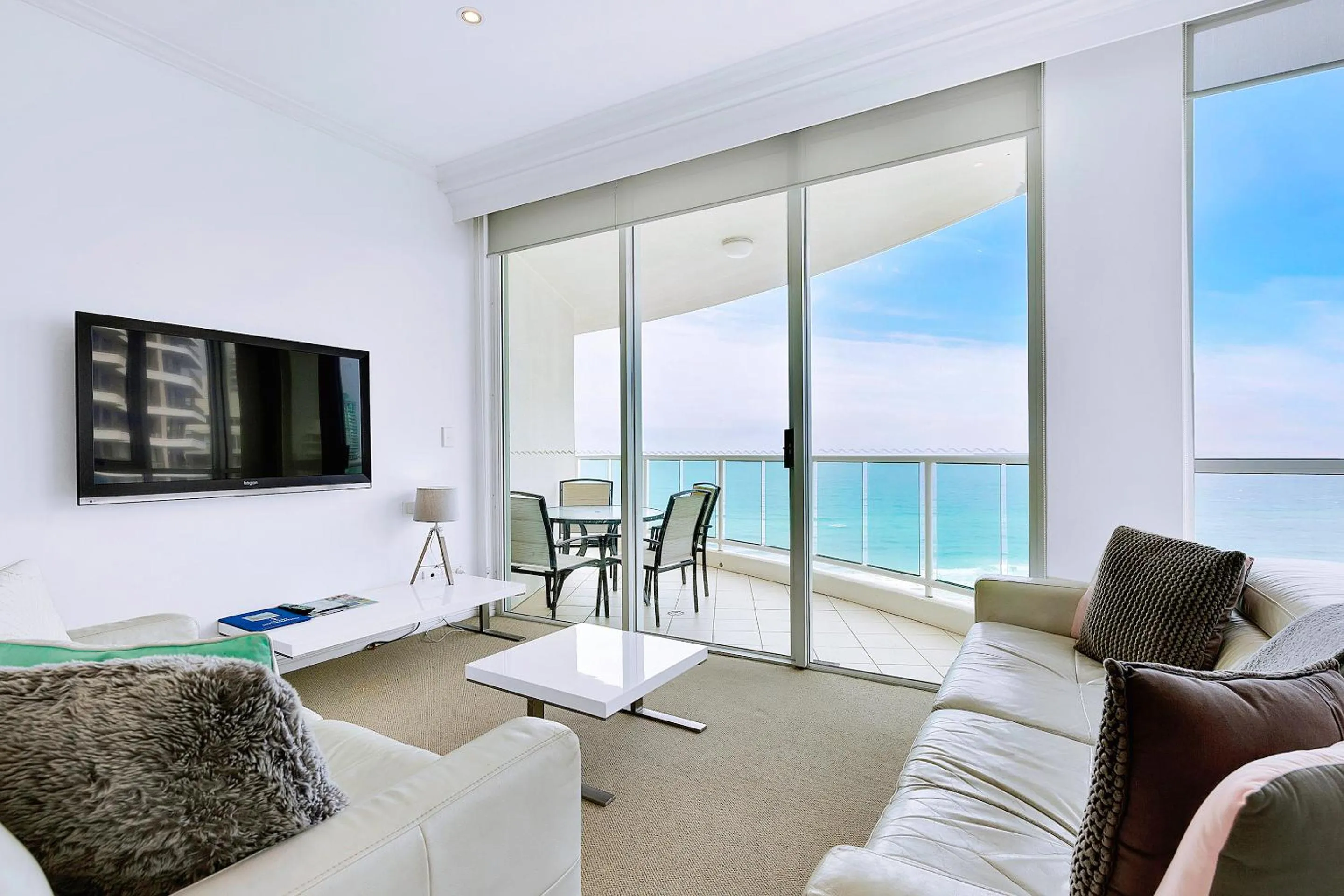 Living room in Pacific Views Resort
