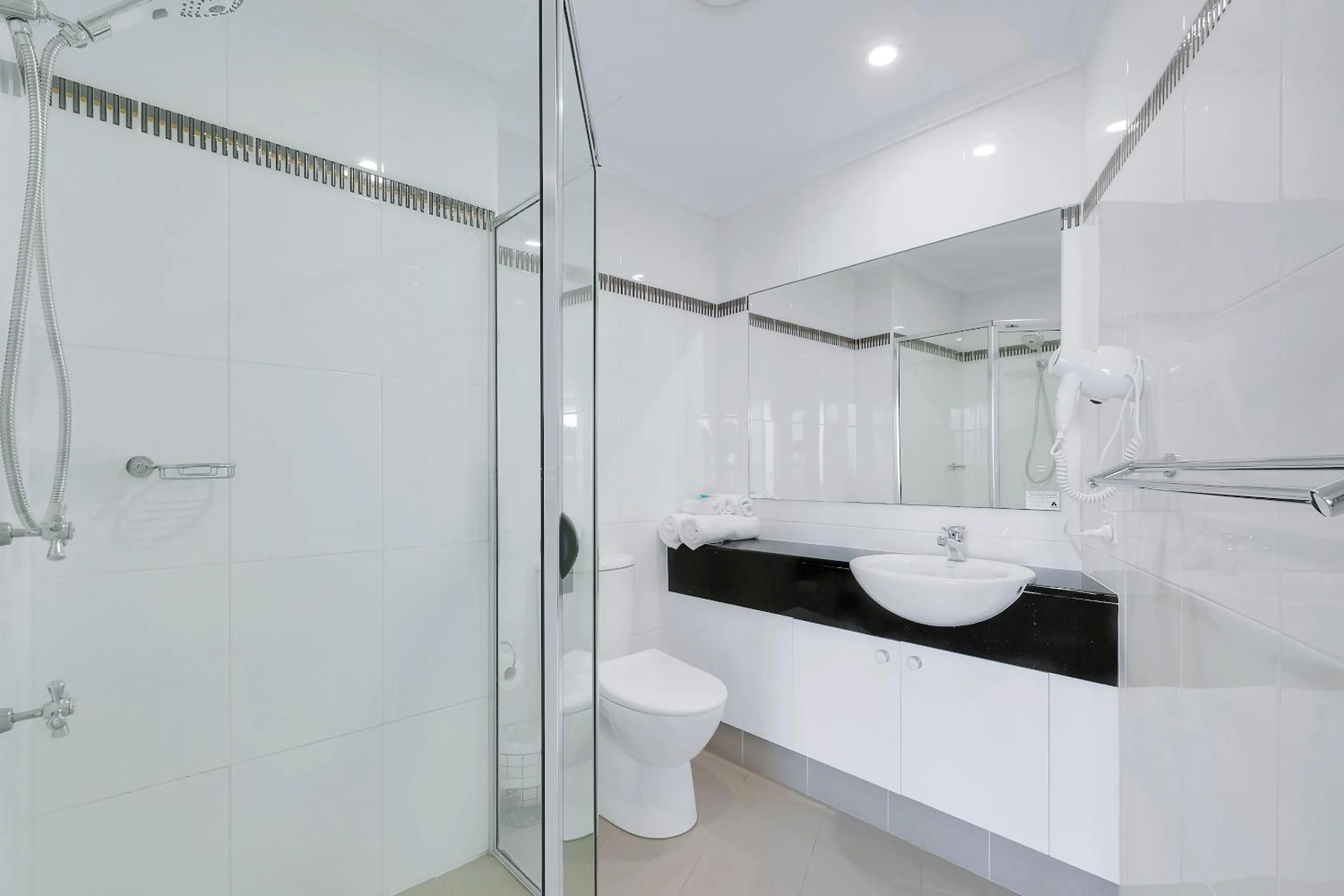 Bathroom in Pacific Views Resort