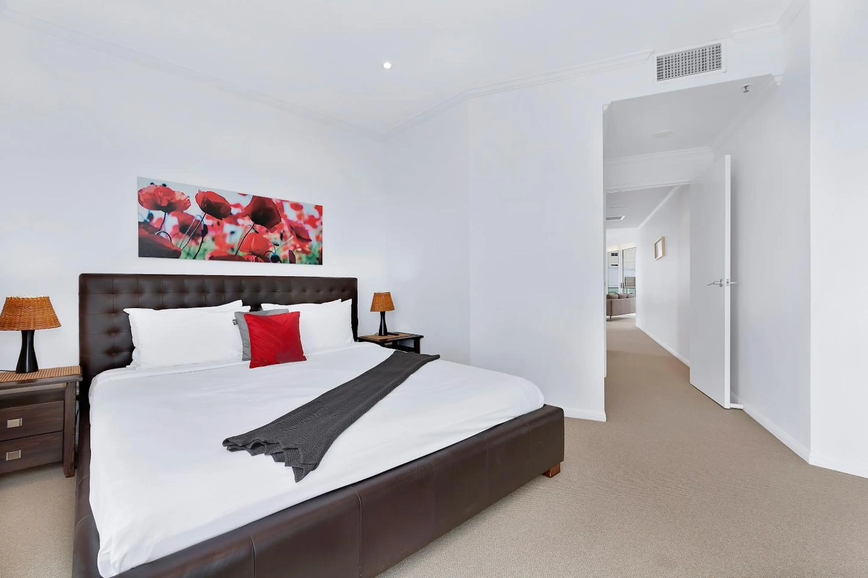 Bedroom, Bed in Pacific Views Resort