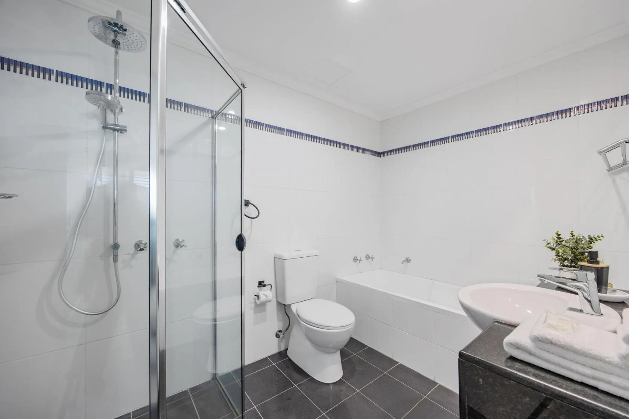 Bathroom in Pacific Views Resort