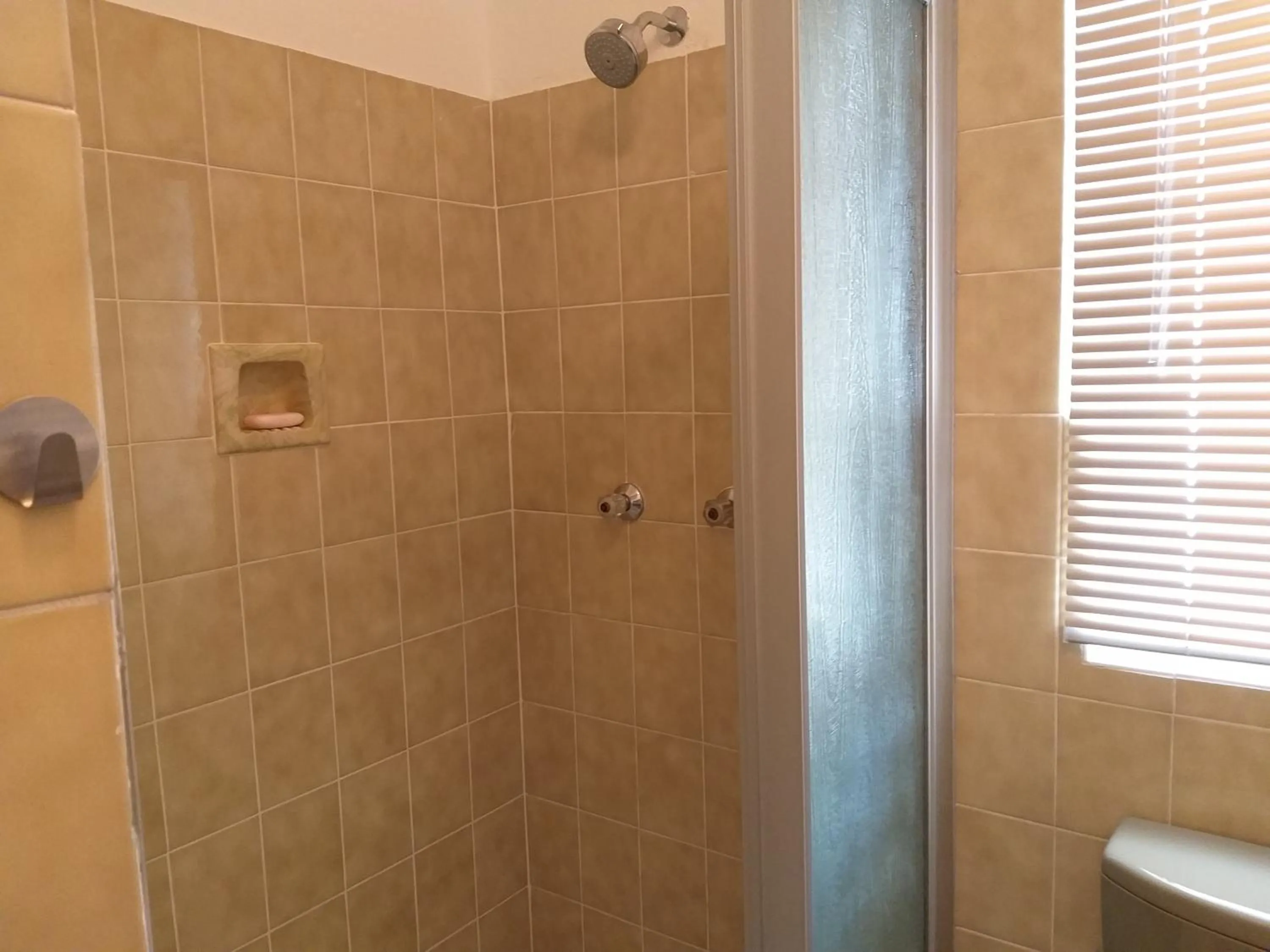 Shower in DJ'S B&B in Table View Cape Town