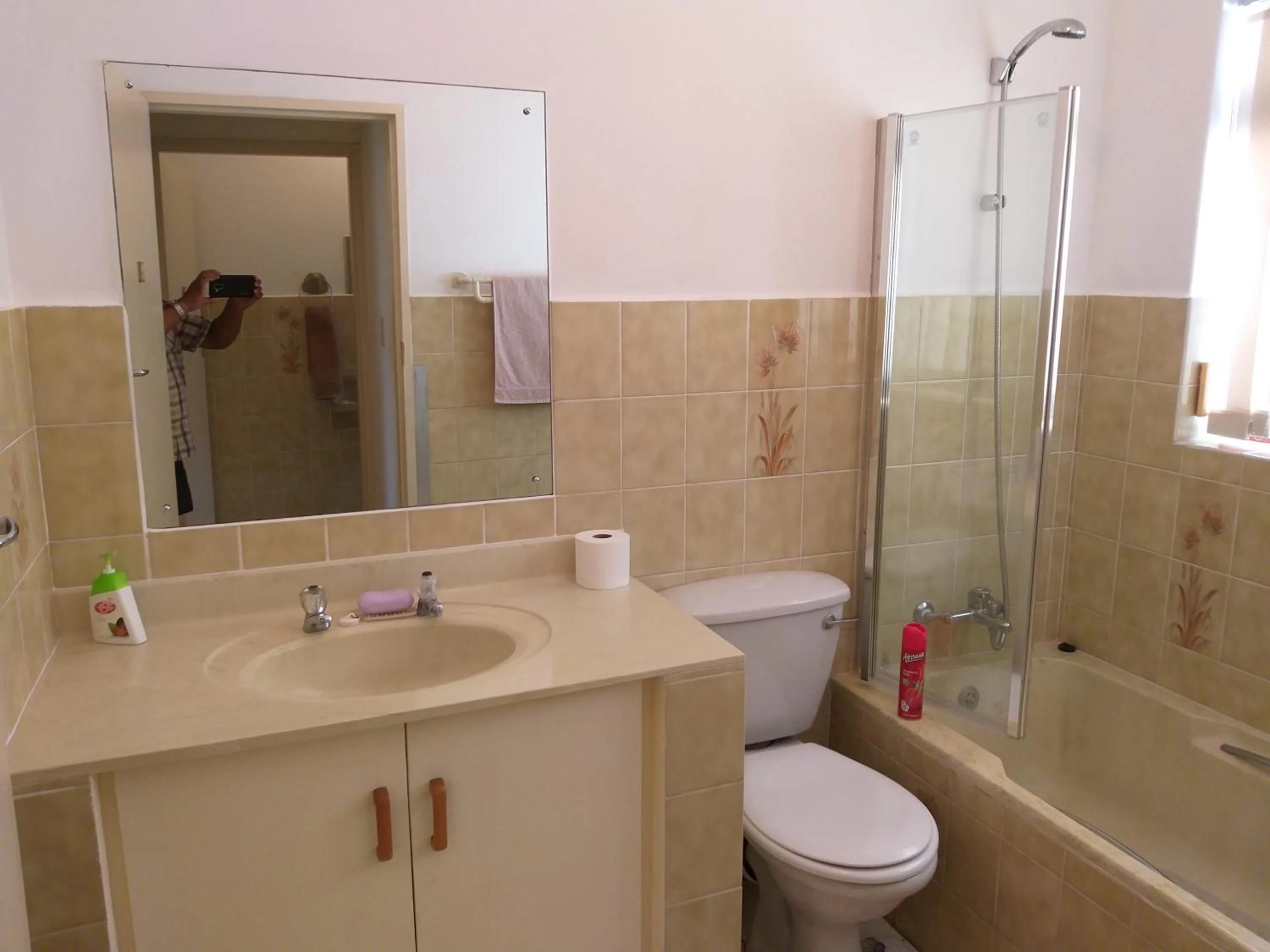 Shower in DJ'S B&B in Table View Cape Town