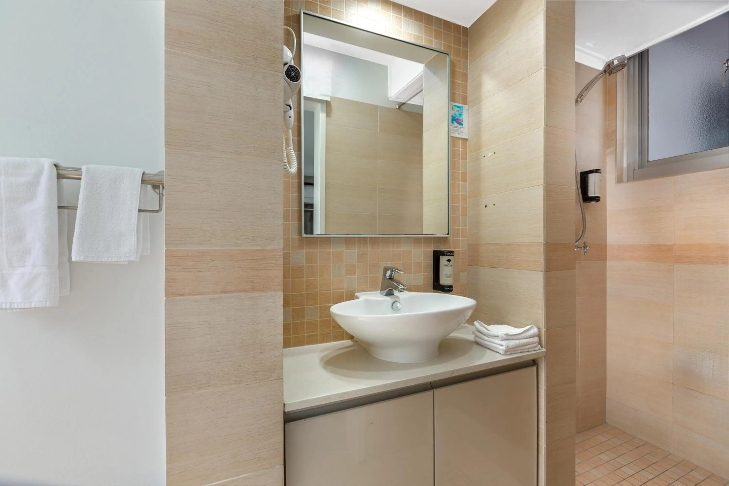 Bathroom in City Star Lodge