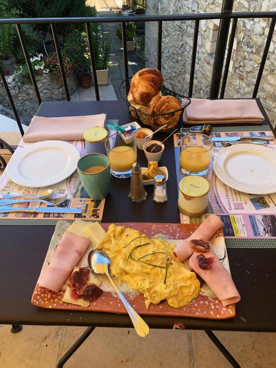 Breakfast in Hotel L'Oustau de la Font