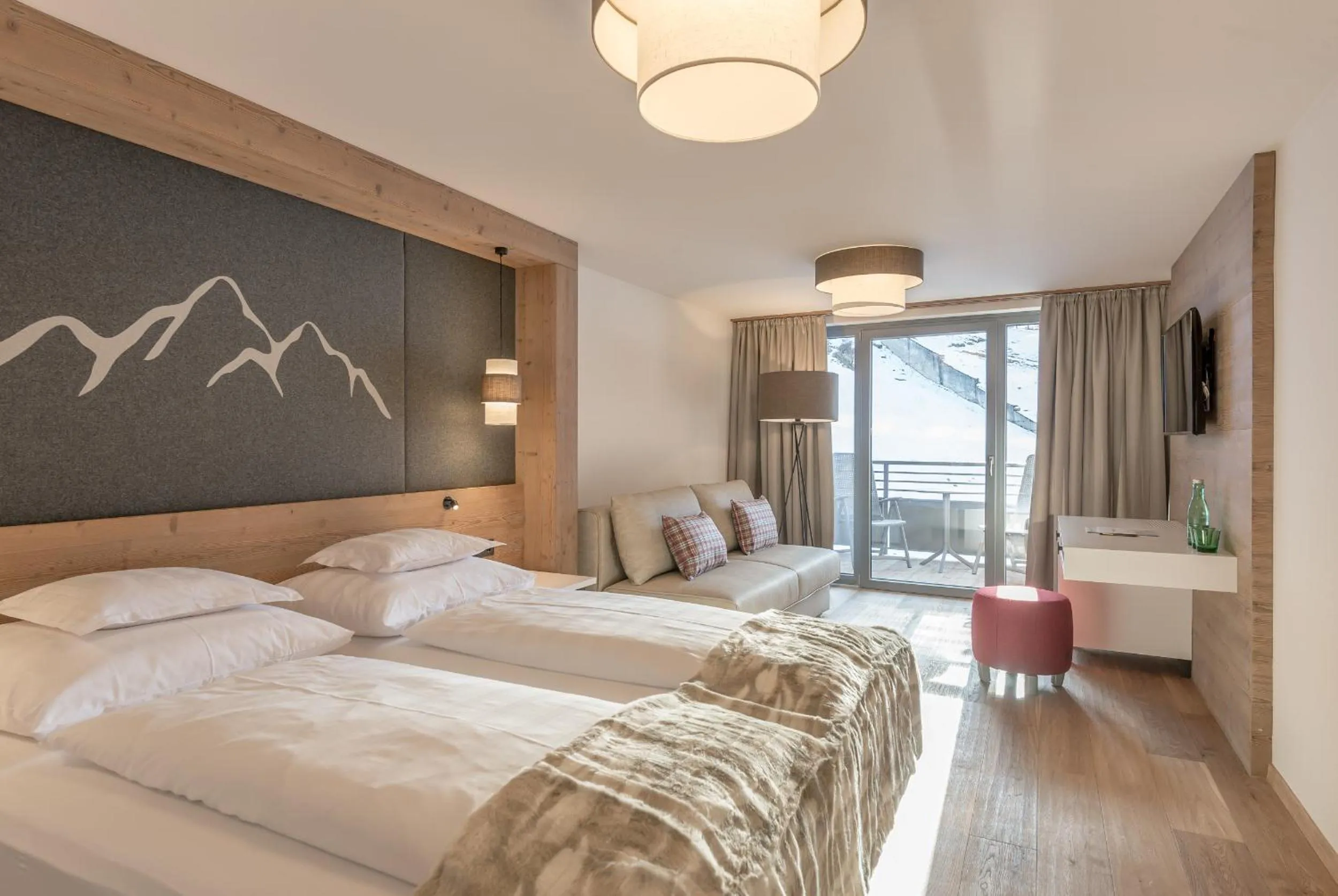 Photo of the whole room, Bed in Hotel Gurglhof Superior