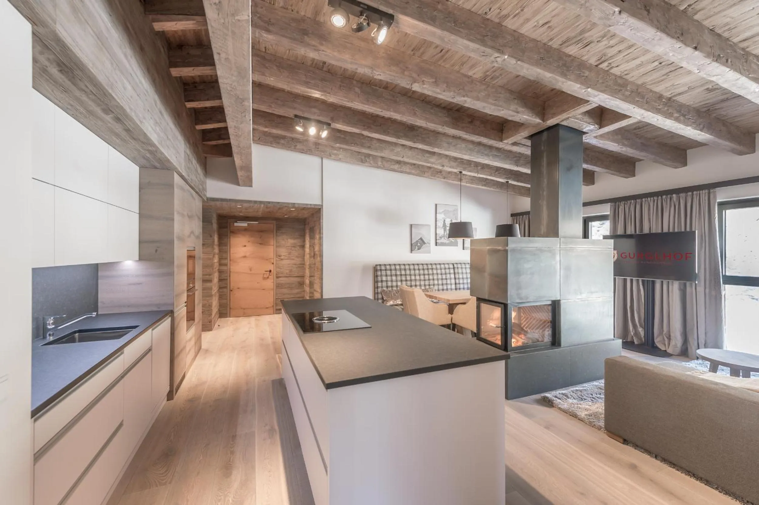 Kitchen or kitchenette in Hotel Gurglhof Superior