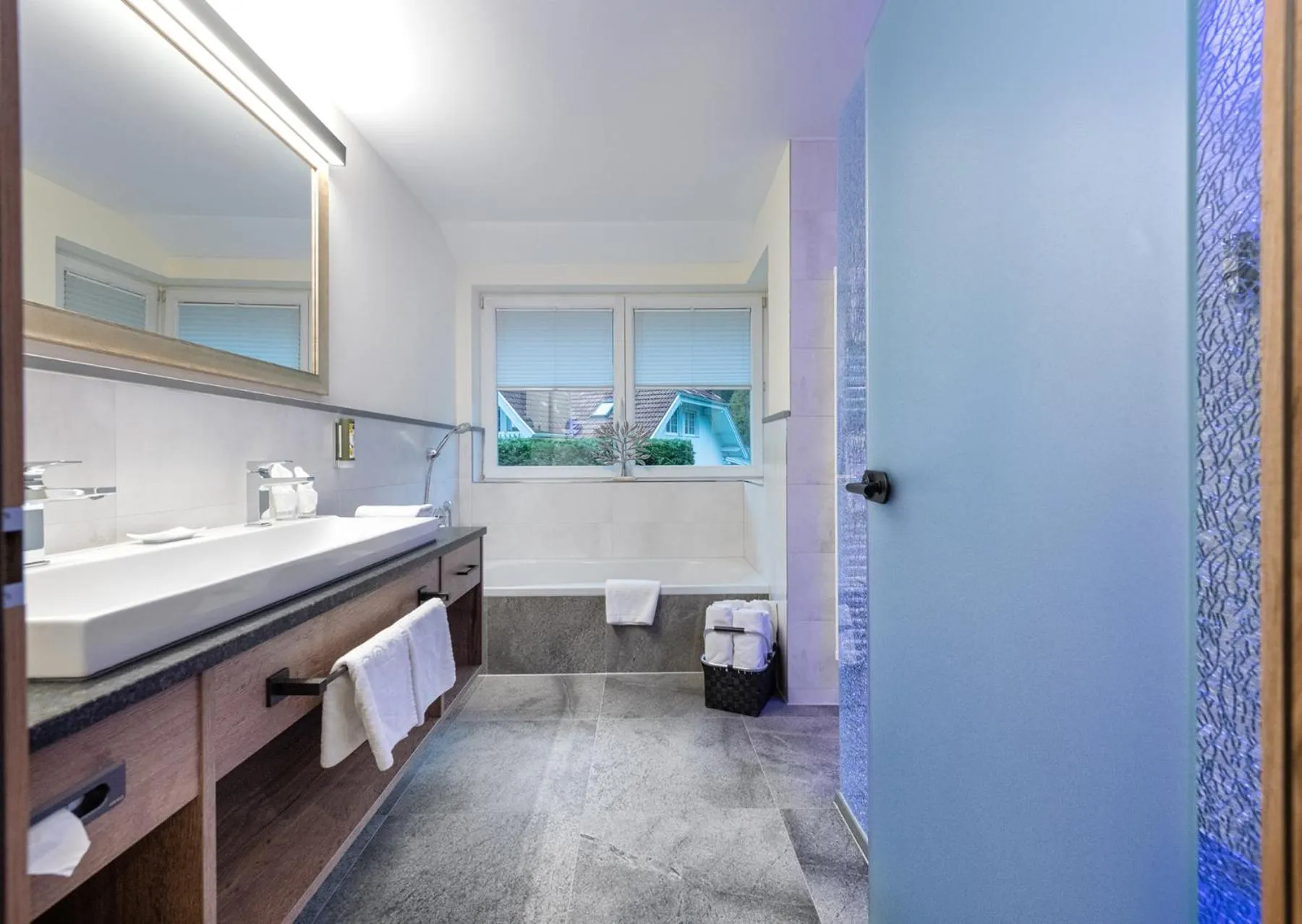 Bathroom, Bed in Hotel Alpina Wellness & Spa Resort