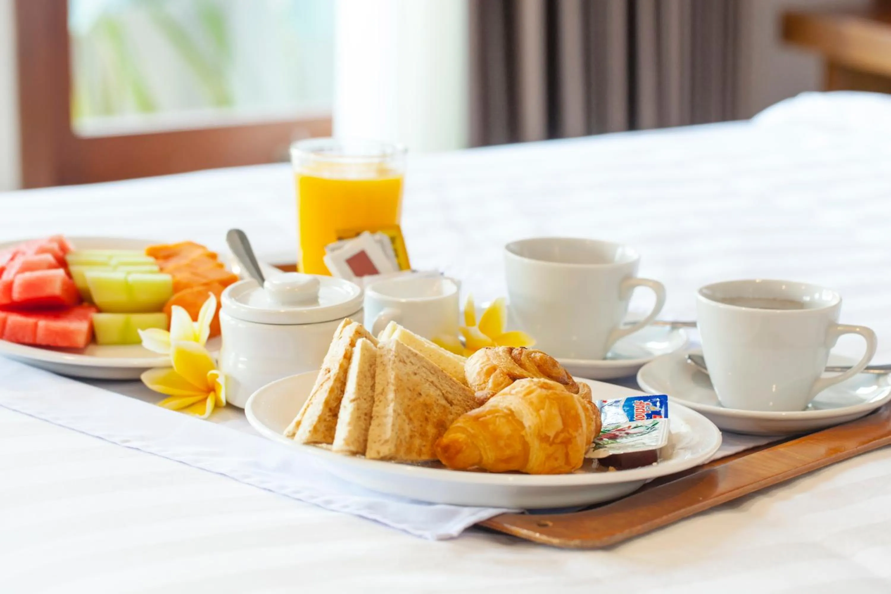 Continental breakfast, Bed in Mutiara Bali Boutique Resort & Villa