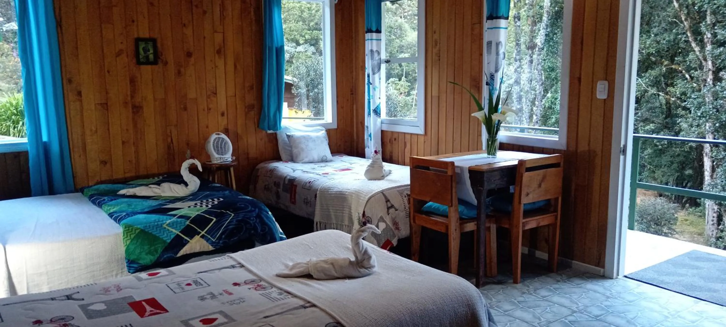 Bed in Miriam'S Quetzals lodge