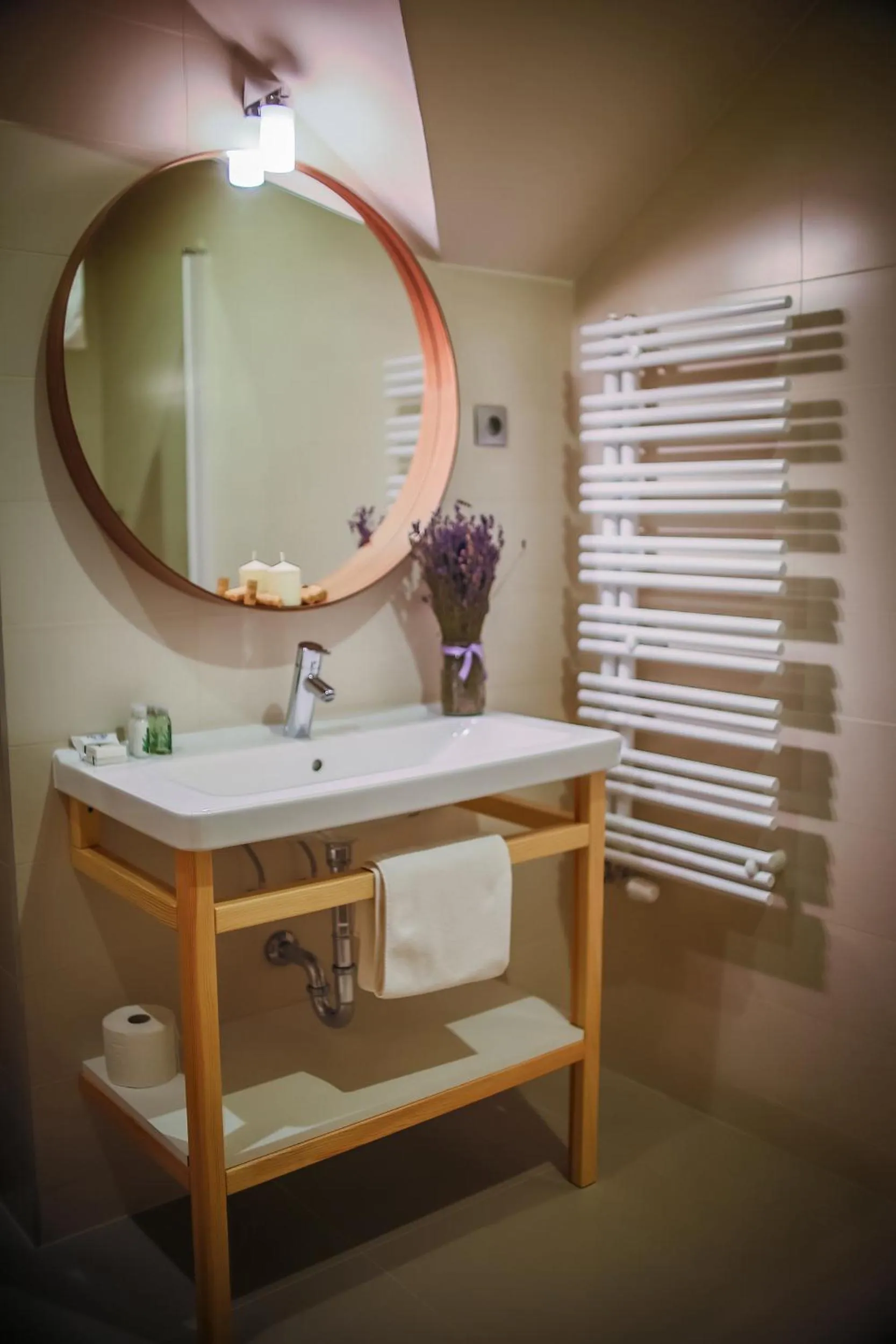 Bathroom in Imola Udvarház Dessert Hotel