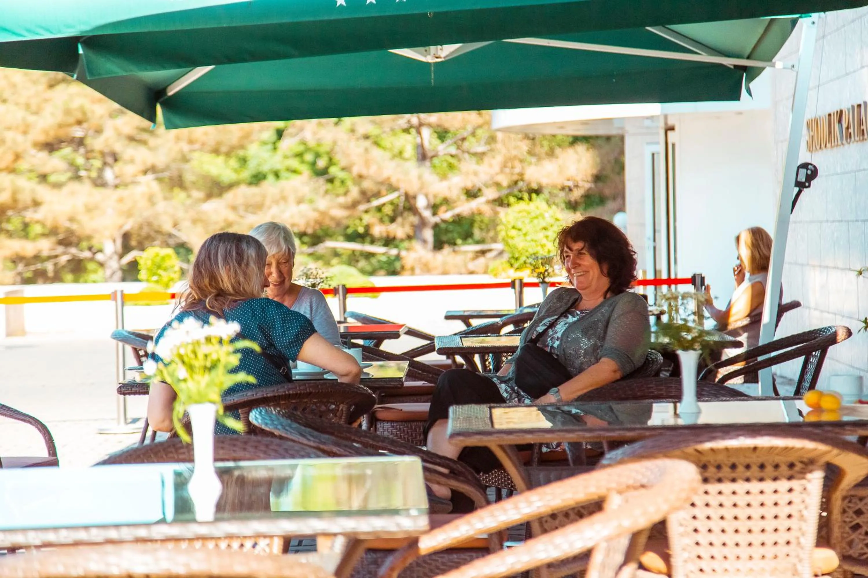 Area and facilities in Shodlik Palace