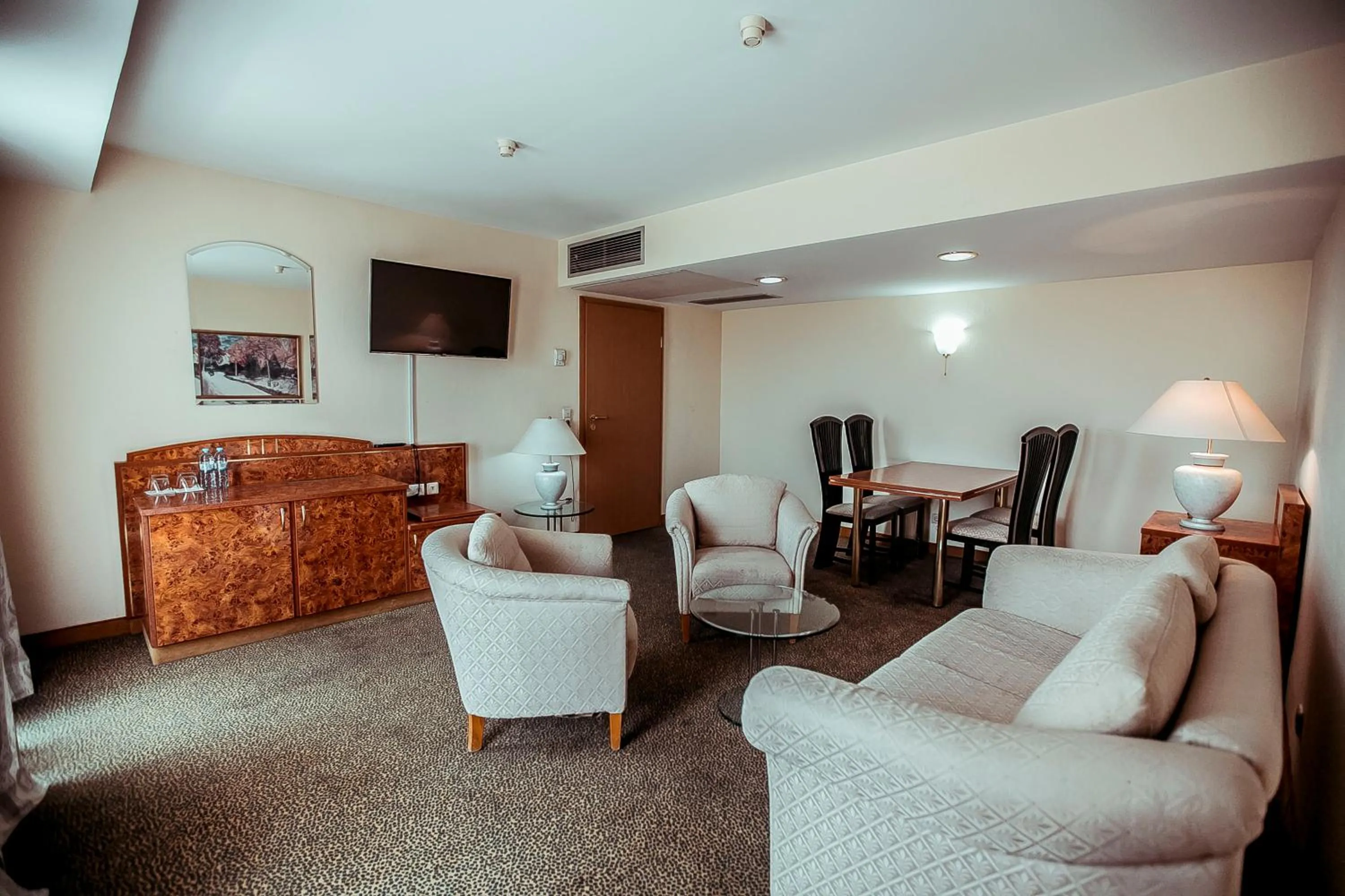 Living room in Shodlik Palace