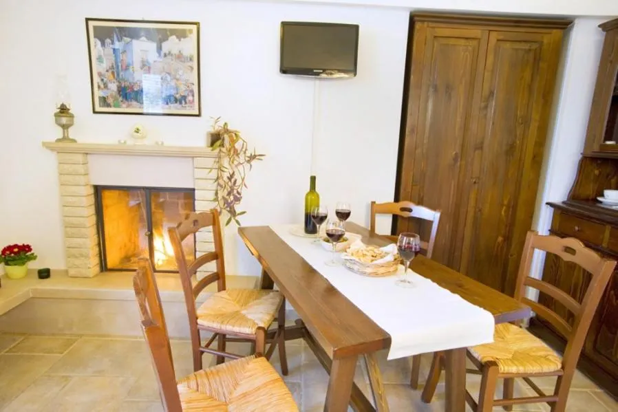 Dining area in Truddhi Casa e Cucina di Puglia