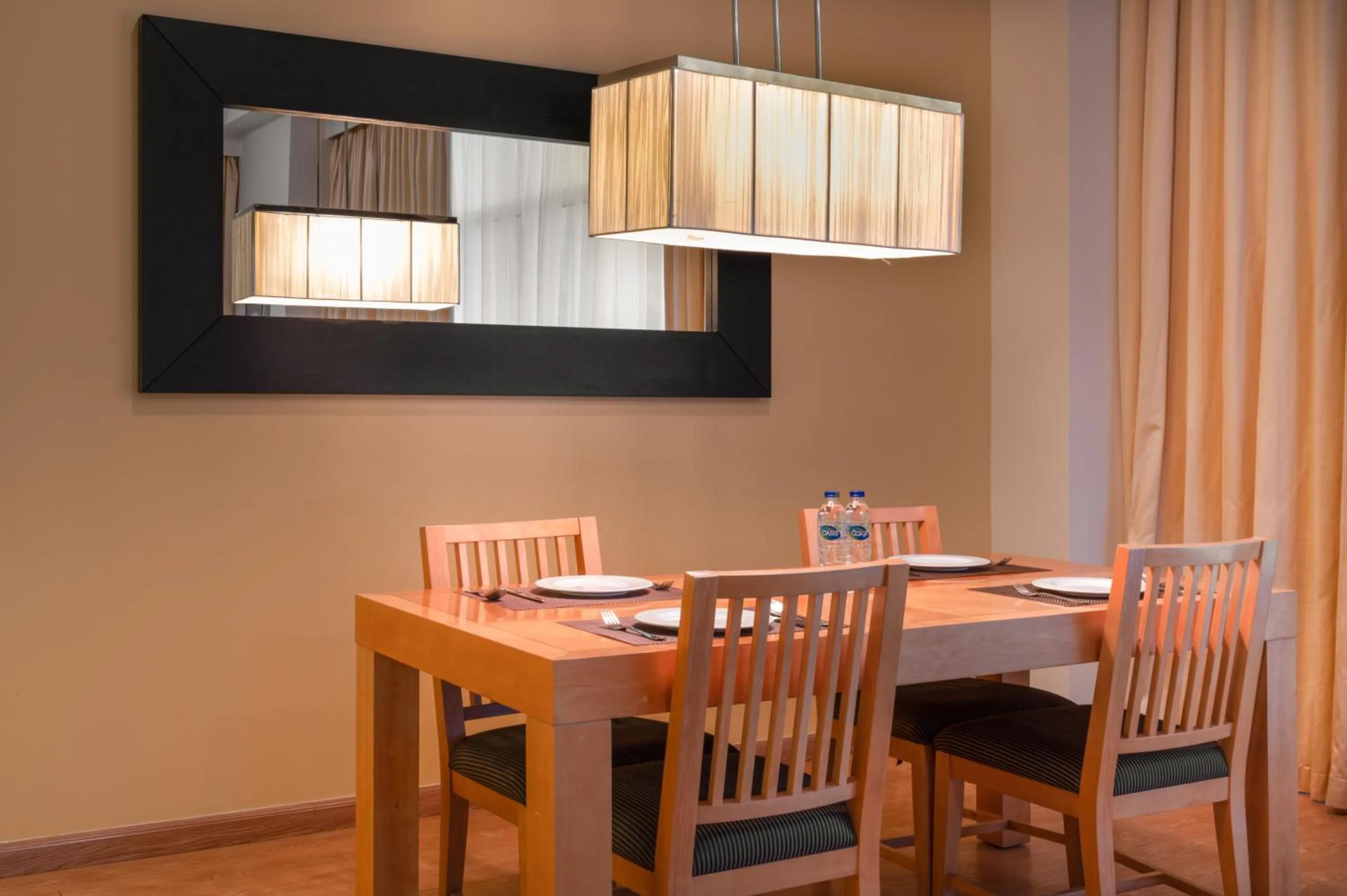 Dining area in Oaks Liwa Heights Hotel Suites