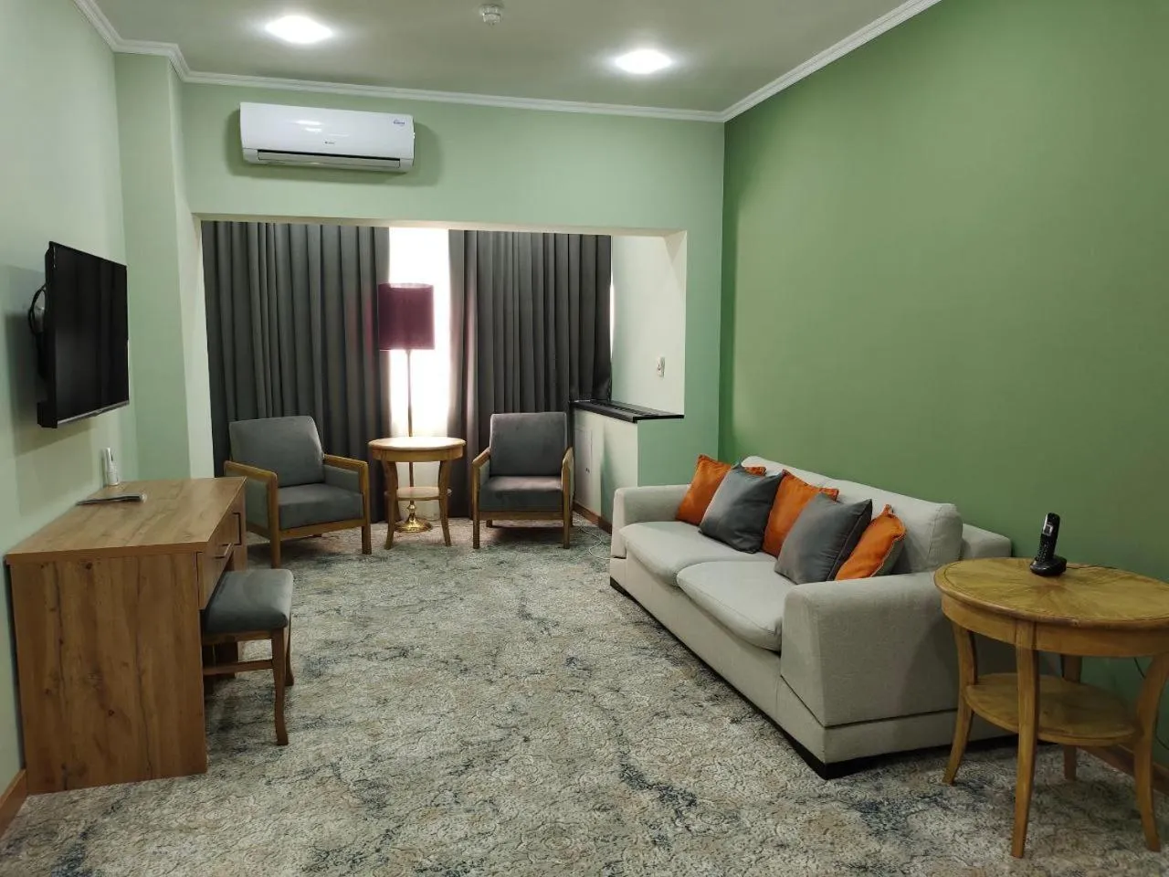 Le Grande Plaza Hotel