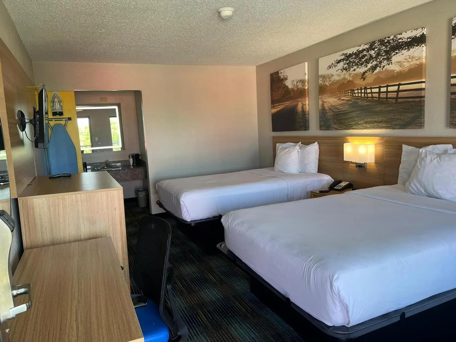 Days Inn & Suites Mobile