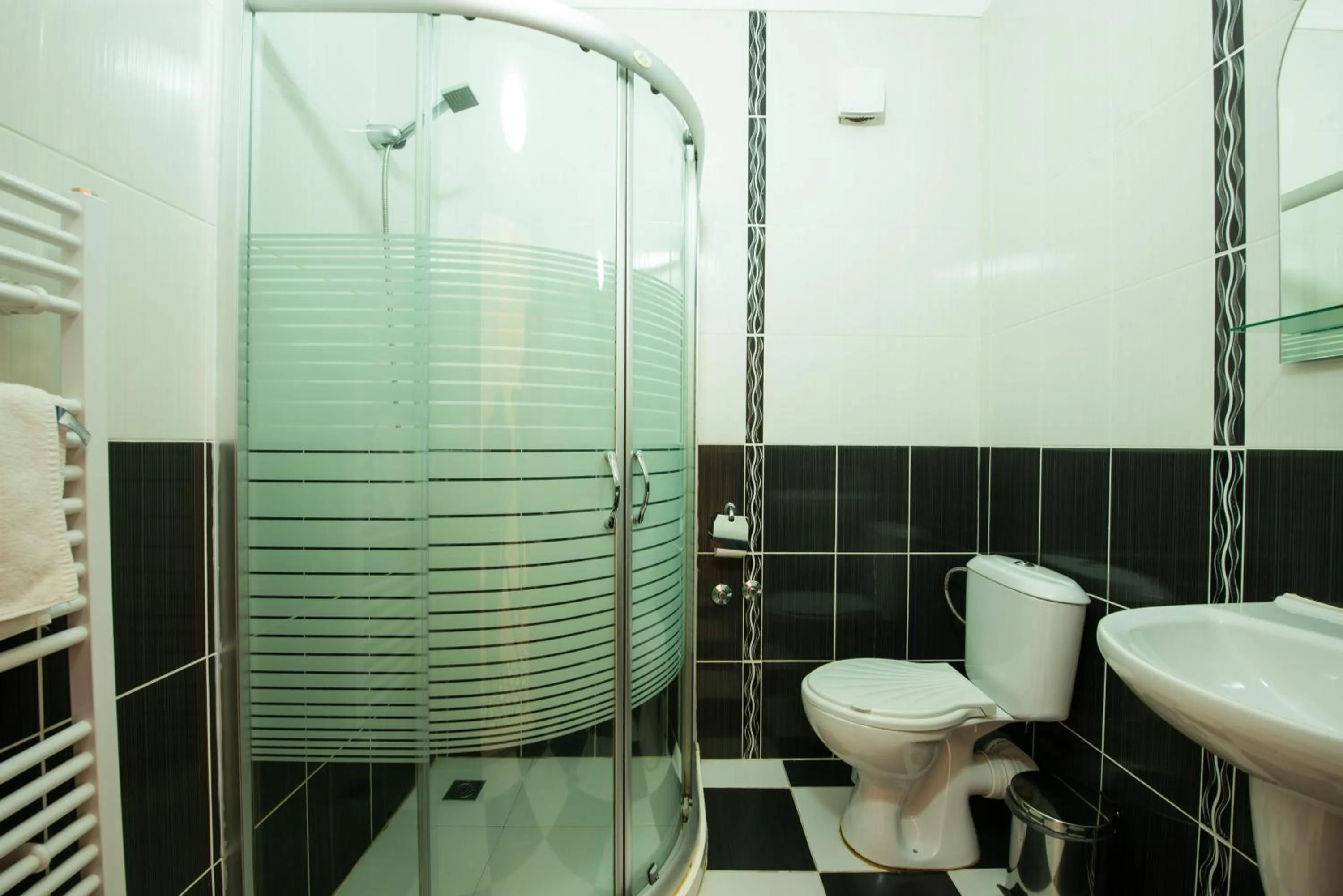 Bathroom in Family Hotel Enica