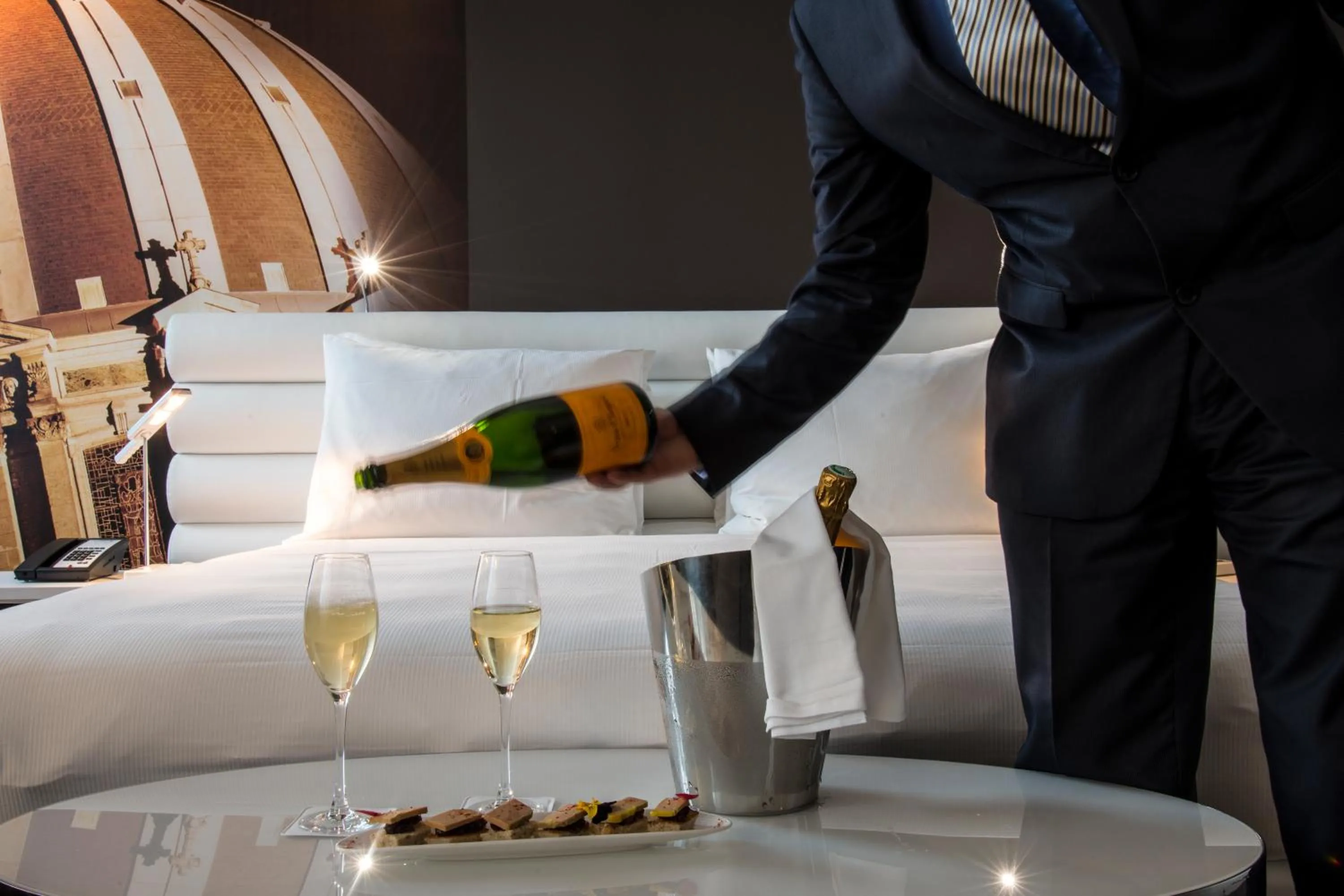 Staff in Radisson BLU Hotel Nantes