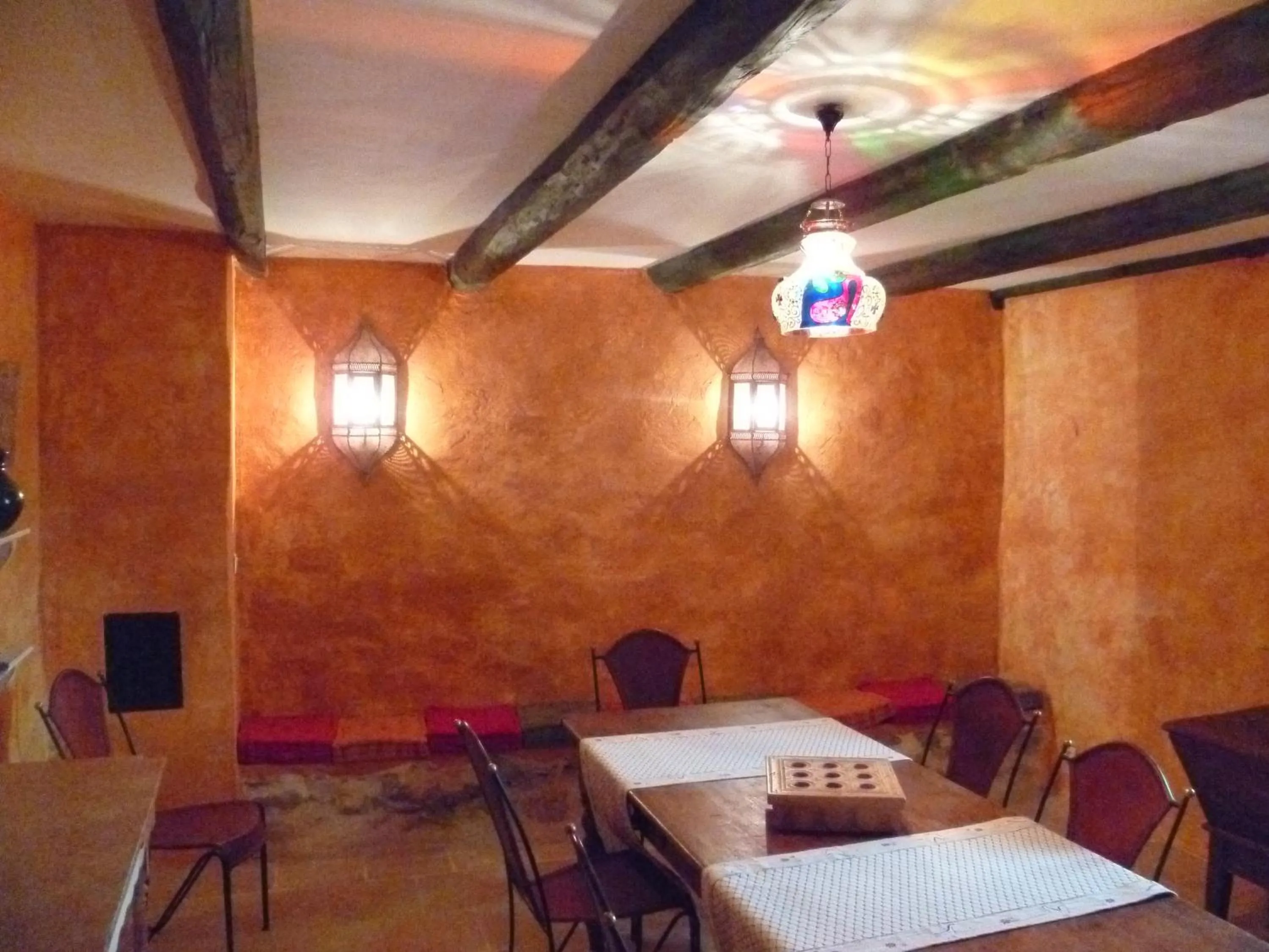 Dining area in Mas du Puits d'Amour