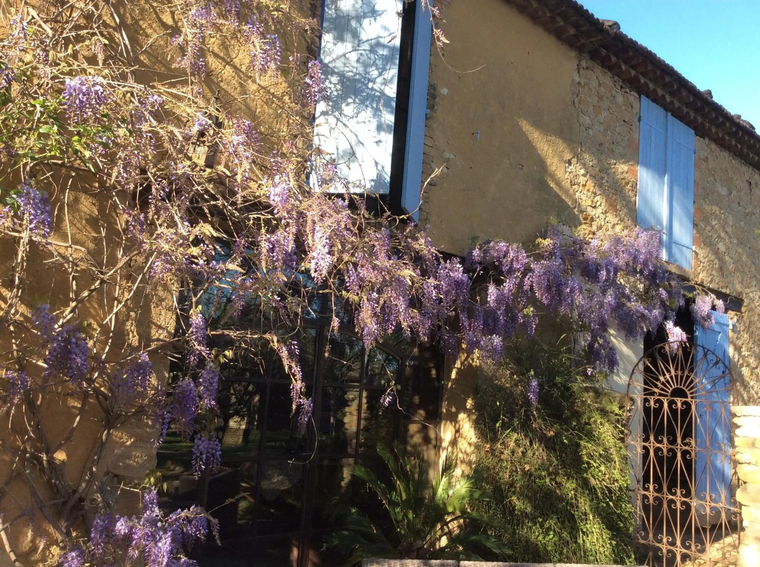 Facade/entrance in Mas du Puits d'Amour
