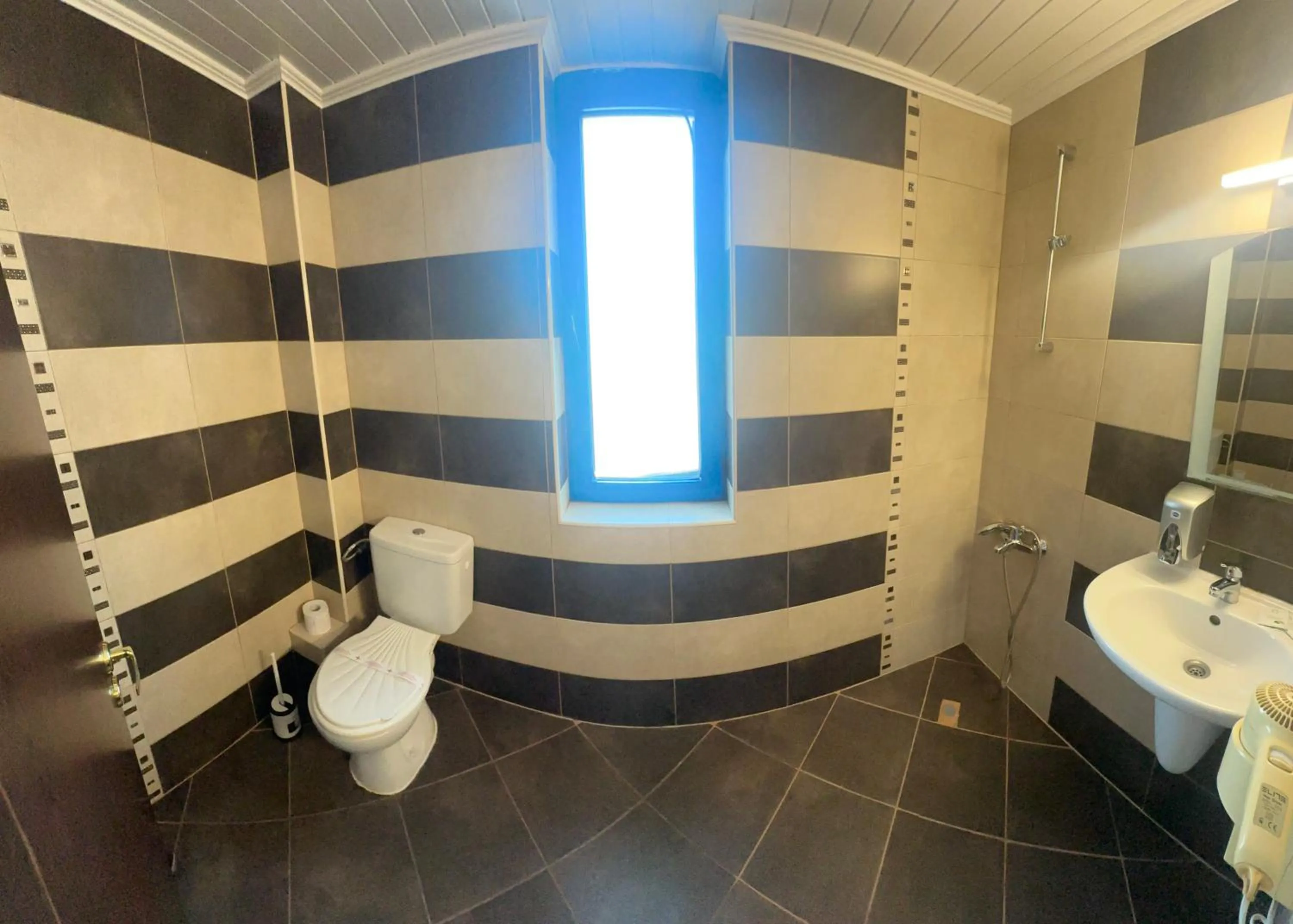 Bathroom in Formula 1 Motel