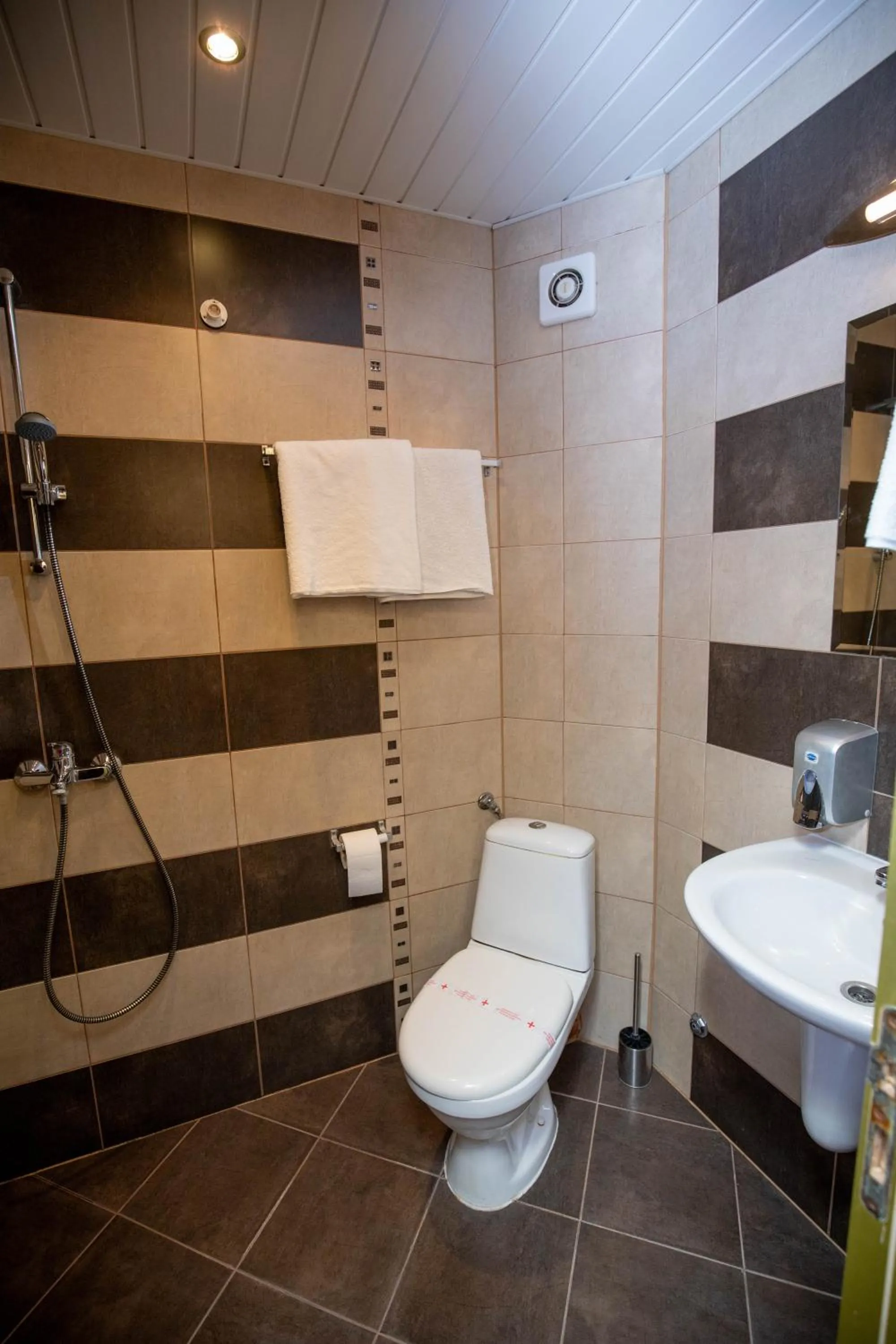 Bathroom in Formula 1 Motel