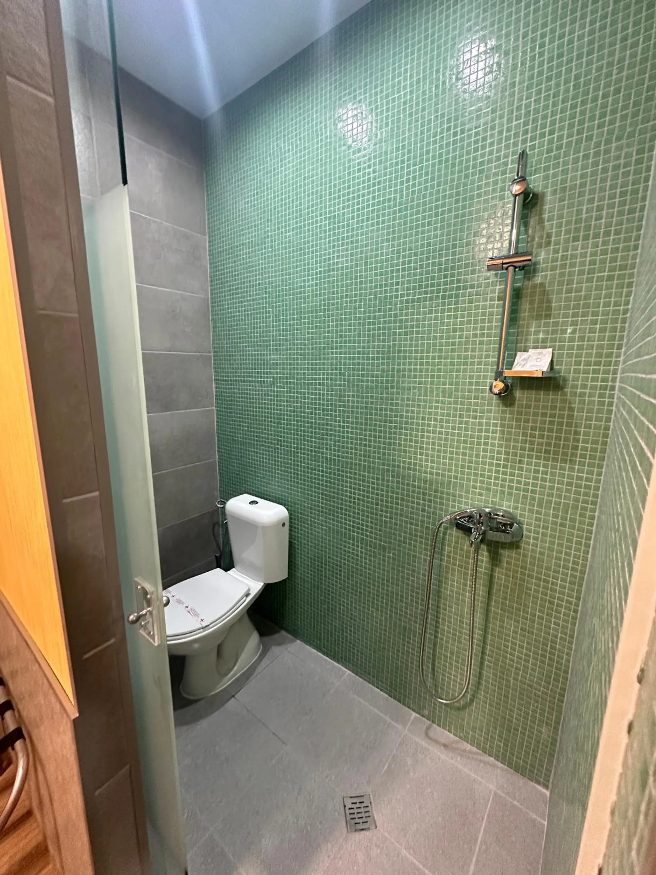 Bathroom in Formula 1 Motel